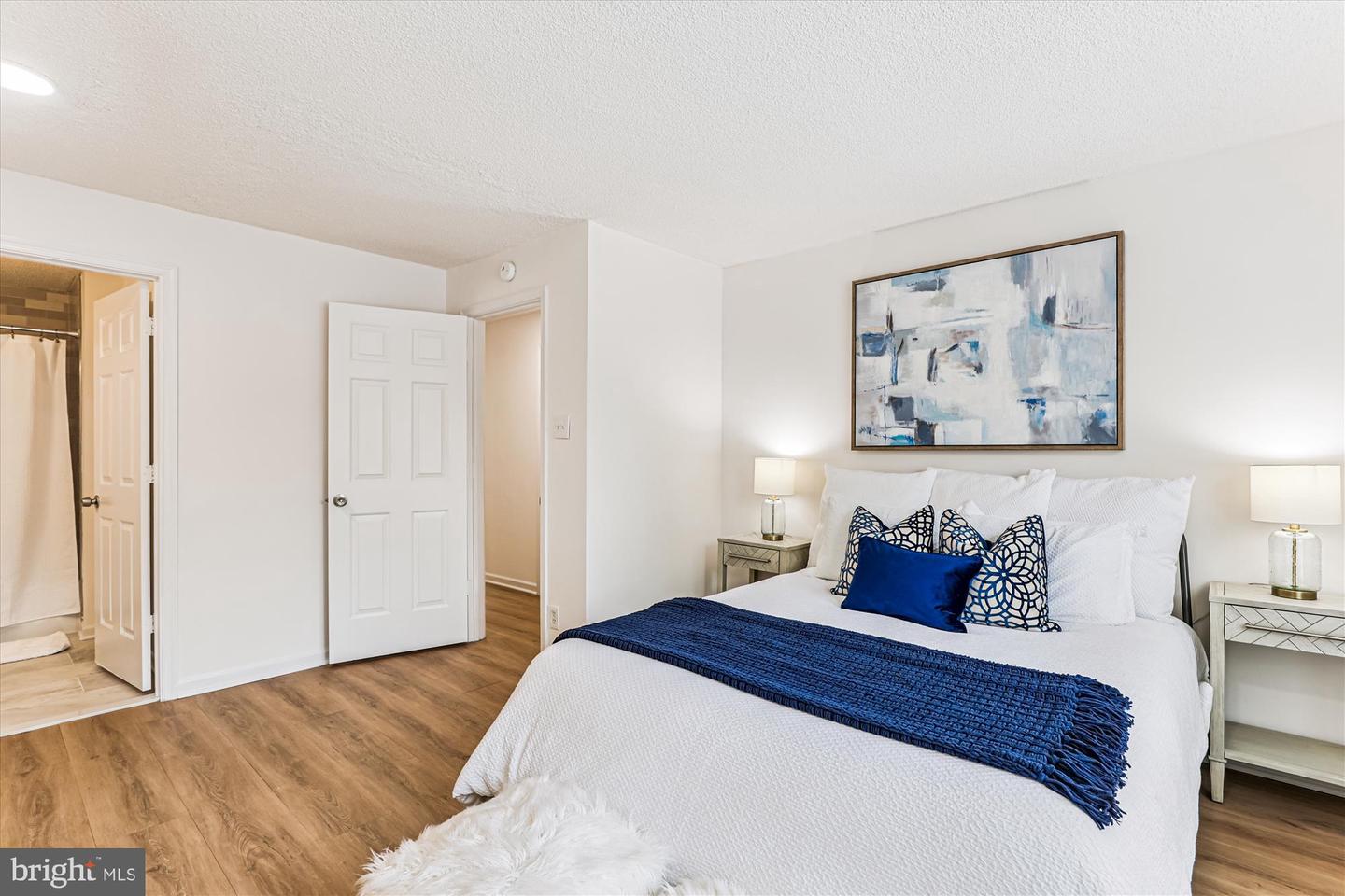 12105 GREENWAY CT #201, FAIRFAX, Virginia 22033, 3 Bedrooms Bedrooms, ,2 BathroomsBathrooms,Residential,For sale,12105 GREENWAY CT #201,VAFX2259972 MLS # VAFX2259972