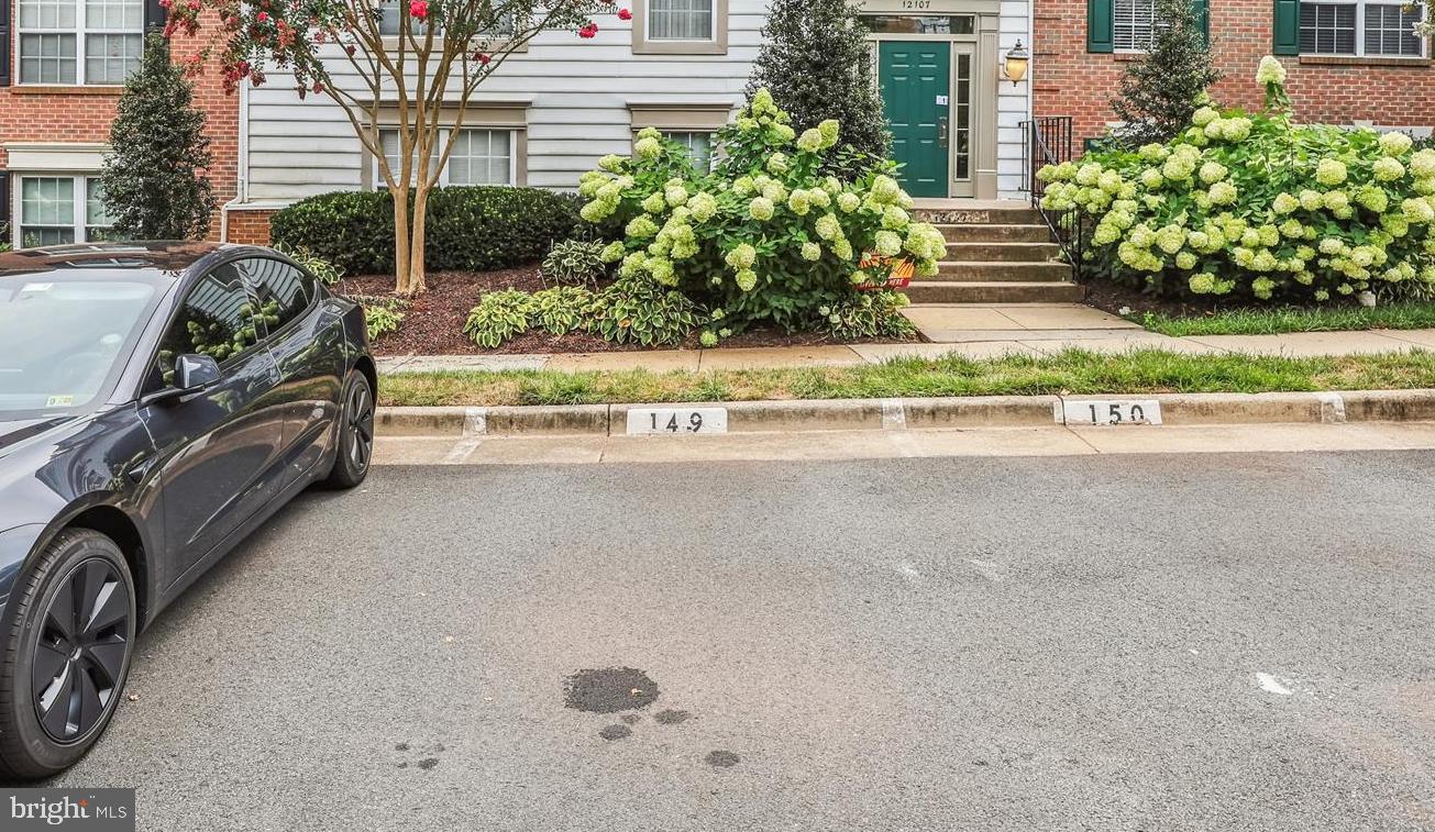 12105 GREENWAY CT #201, FAIRFAX, Virginia 22033, 3 Bedrooms Bedrooms, ,2 BathroomsBathrooms,Residential,For sale,12105 GREENWAY CT #201,VAFX2259972 MLS # VAFX2259972