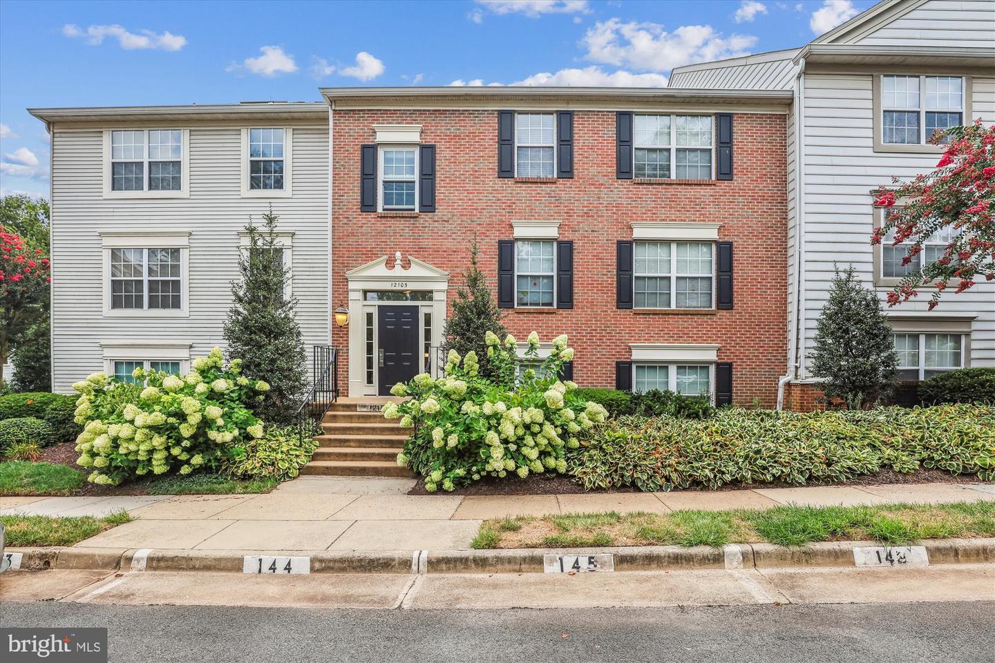 12105 GREENWAY CT #201, FAIRFAX, Virginia 22033, 3 Bedrooms Bedrooms, ,2 BathroomsBathrooms,Residential,For sale,12105 GREENWAY CT #201,VAFX2259972 MLS # VAFX2259972