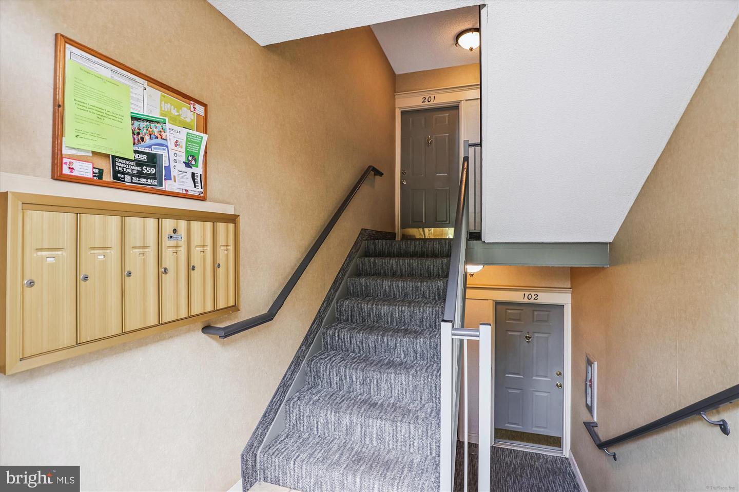 12105 GREENWAY CT #201, FAIRFAX, Virginia 22033, 3 Bedrooms Bedrooms, ,2 BathroomsBathrooms,Residential,For sale,12105 GREENWAY CT #201,VAFX2259972 MLS # VAFX2259972