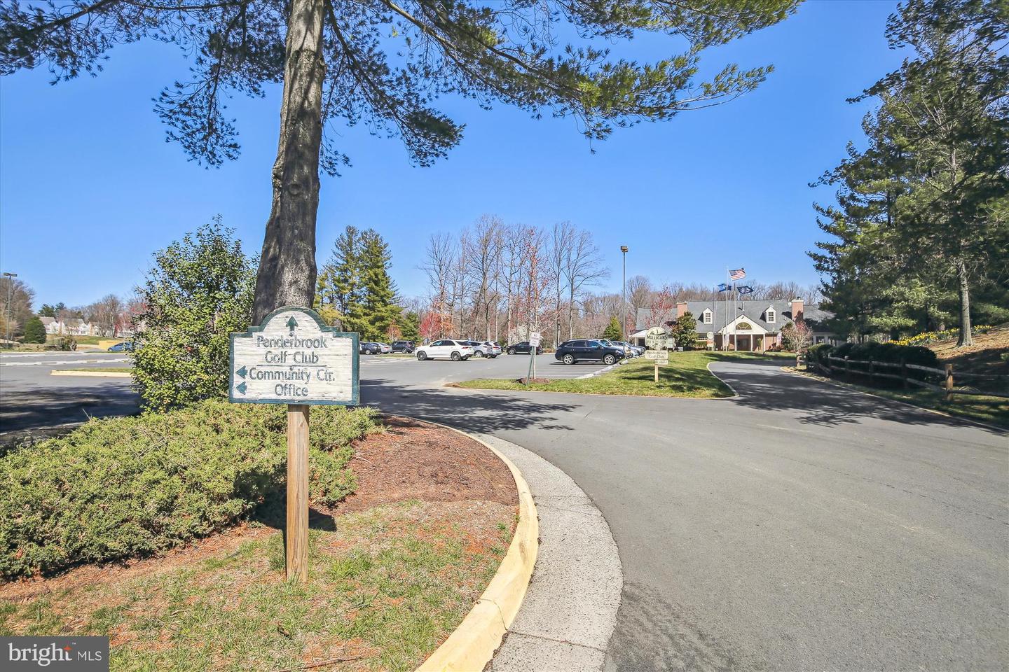 12105 GREENWAY CT #201, FAIRFAX, Virginia 22033, 3 Bedrooms Bedrooms, ,2 BathroomsBathrooms,Residential,For sale,12105 GREENWAY CT #201,VAFX2259972 MLS # VAFX2259972