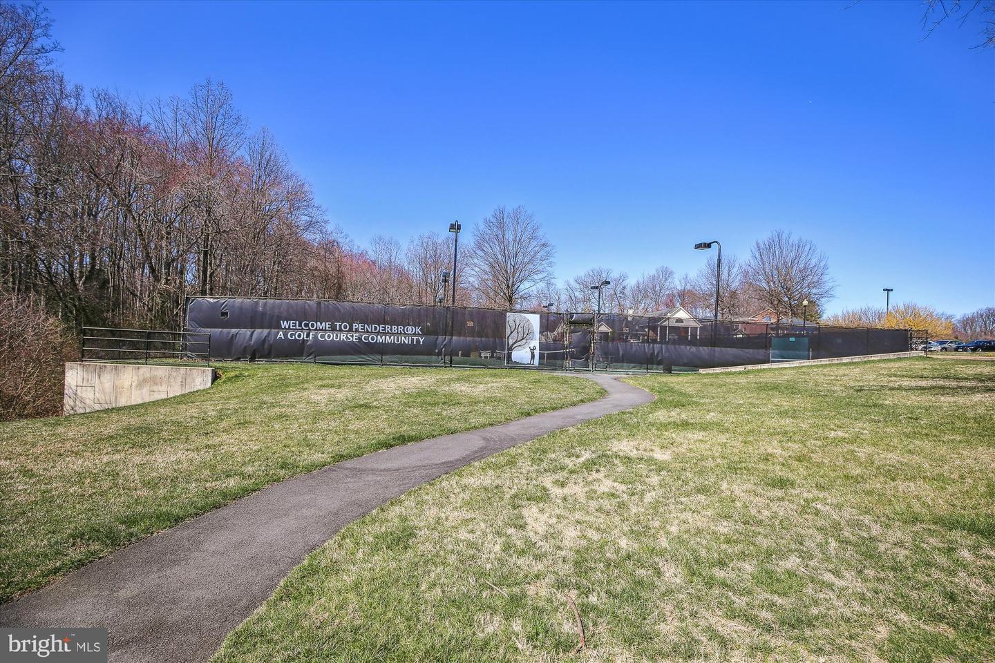12105 GREENWAY CT #201, FAIRFAX, Virginia 22033, 3 Bedrooms Bedrooms, ,2 BathroomsBathrooms,Residential,For sale,12105 GREENWAY CT #201,VAFX2259972 MLS # VAFX2259972