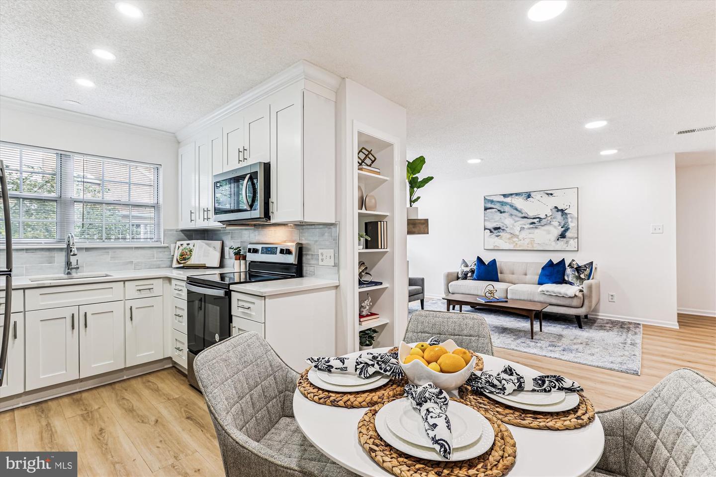 12105 GREENWAY CT #201, FAIRFAX, Virginia 22033, 3 Bedrooms Bedrooms, ,2 BathroomsBathrooms,Residential,For sale,12105 GREENWAY CT #201,VAFX2259972 MLS # VAFX2259972