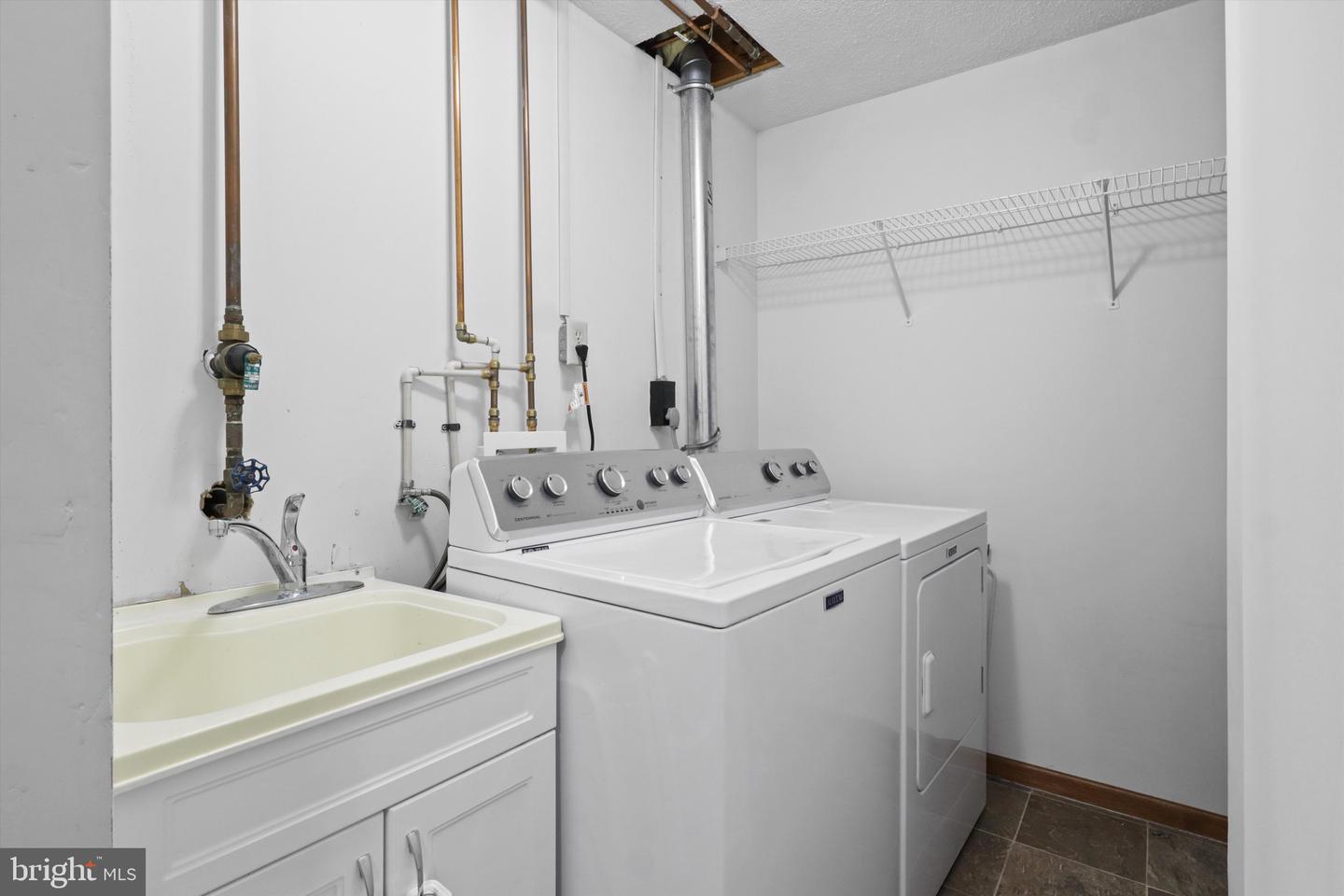 8770 KANAWHA, LORTON, Virginia 22079, 2 Bedrooms Bedrooms, 4 Rooms Rooms,2 BathroomsBathrooms,Residential,For sale,8770 KANAWHA,VAFX2260058 MLS # VAFX2260058