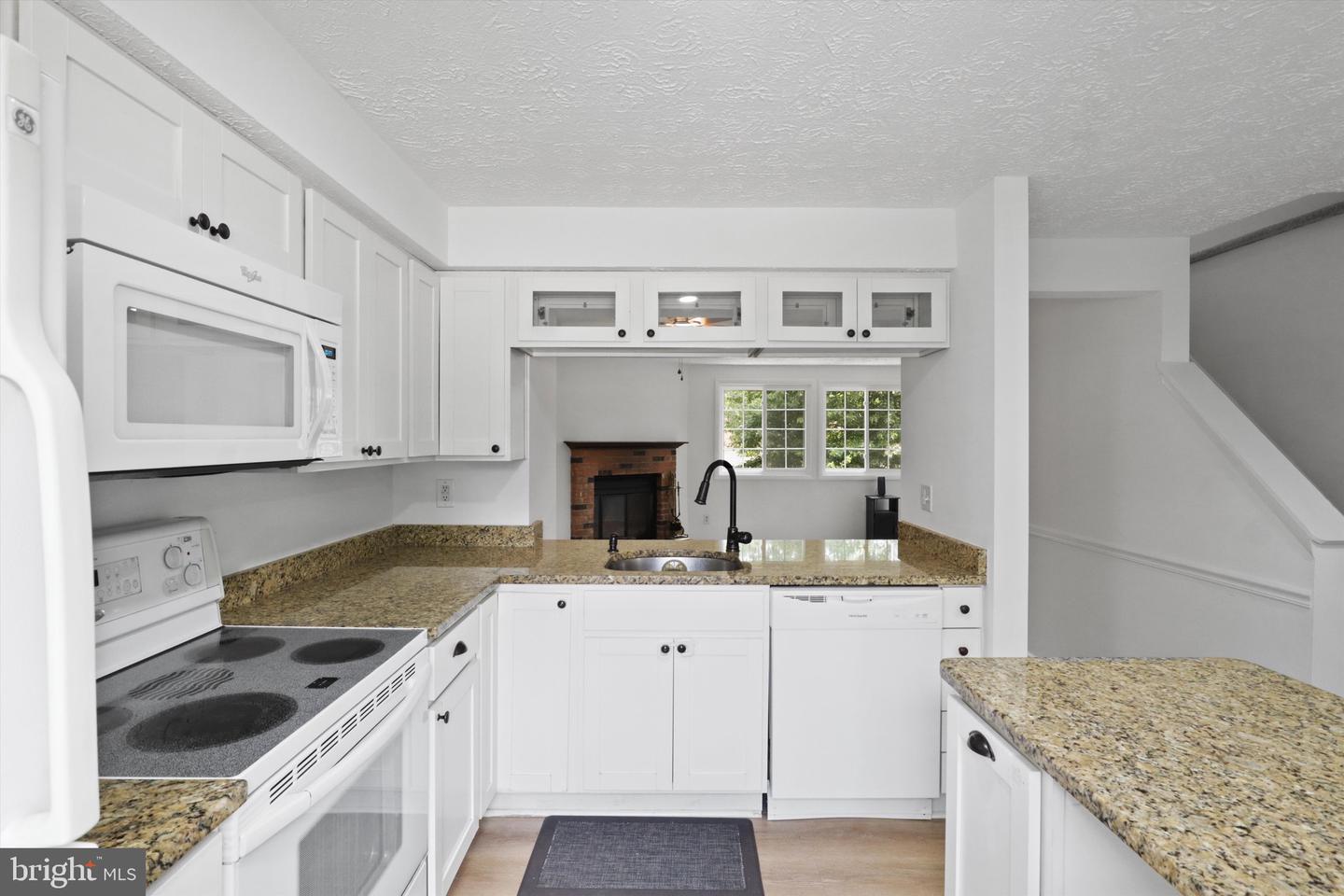 8770 KANAWHA, LORTON, Virginia 22079, 2 Bedrooms Bedrooms, 4 Rooms Rooms,2 BathroomsBathrooms,Residential,For sale,8770 KANAWHA,VAFX2260058 MLS # VAFX2260058