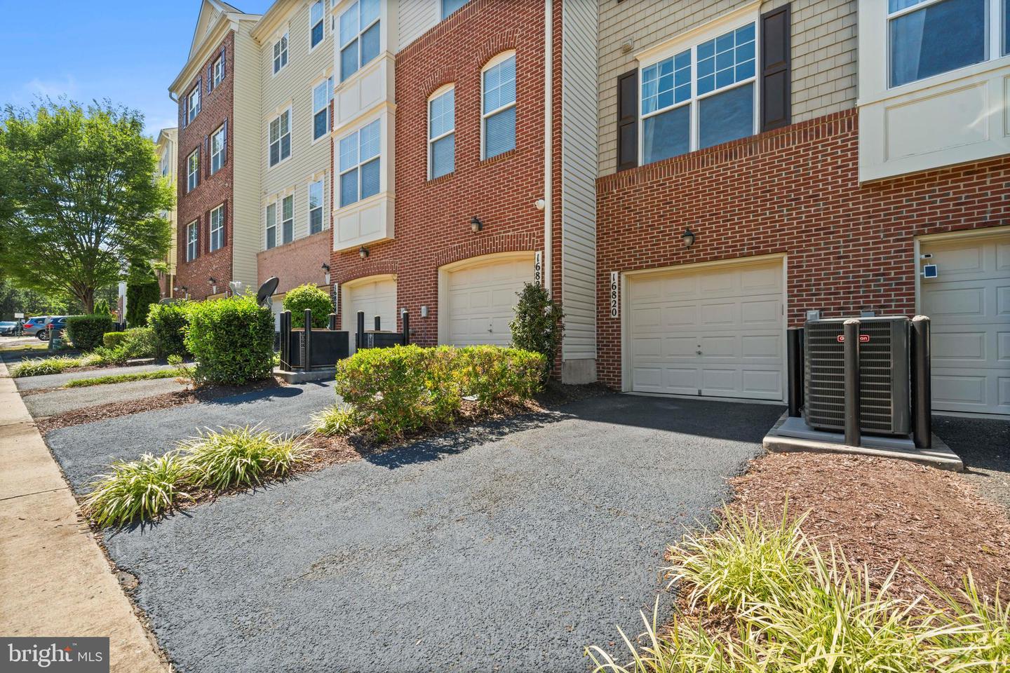 16820 NUTTAL OAK PL, WOODBRIDGE, Virginia 22191, 3 Bedrooms Bedrooms, ,2 BathroomsBathrooms,Residential,For sale,16820 NUTTAL OAK PL,VAPW2101204 MLS # VAPW2101204