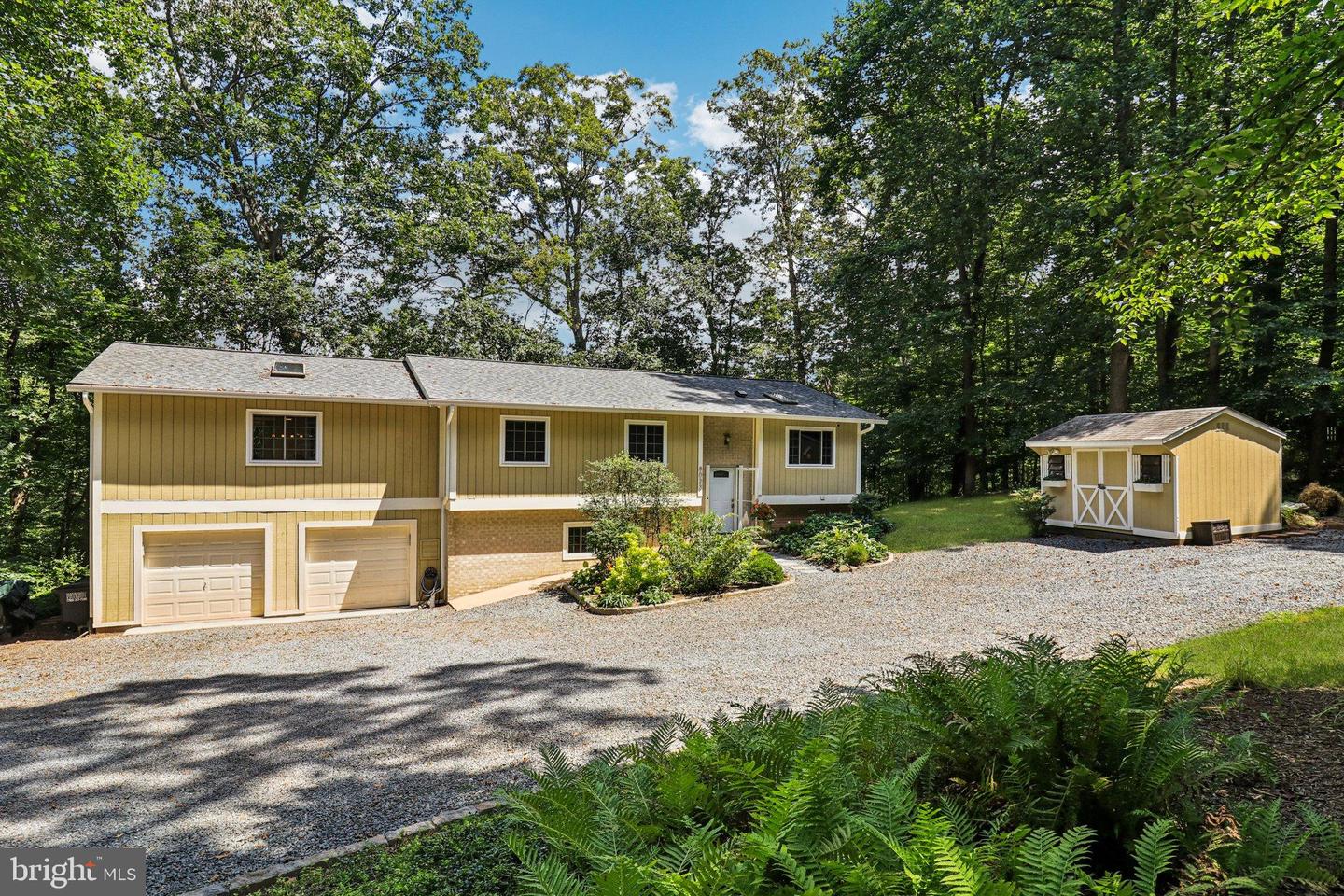 8023 LAKE DR, MANASSAS, Virginia 20111, 3 Bedrooms Bedrooms, 13 Rooms Rooms,3 BathroomsBathrooms,Residential,For sale,8023 LAKE DR,VAPW2101062 MLS # VAPW2101062
