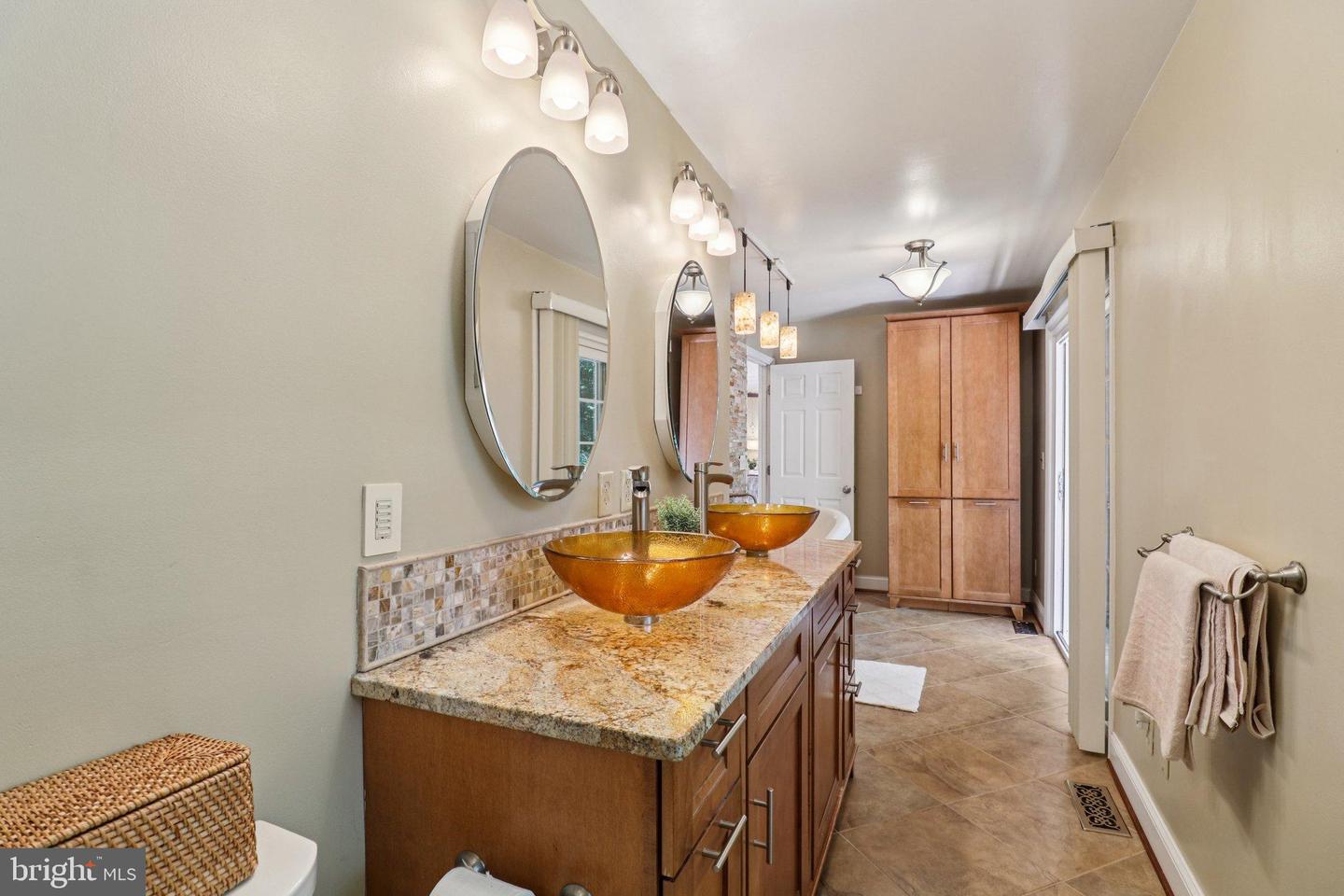 8023 LAKE DR, MANASSAS, Virginia 20111, 3 Bedrooms Bedrooms, 13 Rooms Rooms,3 BathroomsBathrooms,Residential,For sale,8023 LAKE DR,VAPW2101062 MLS # VAPW2101062