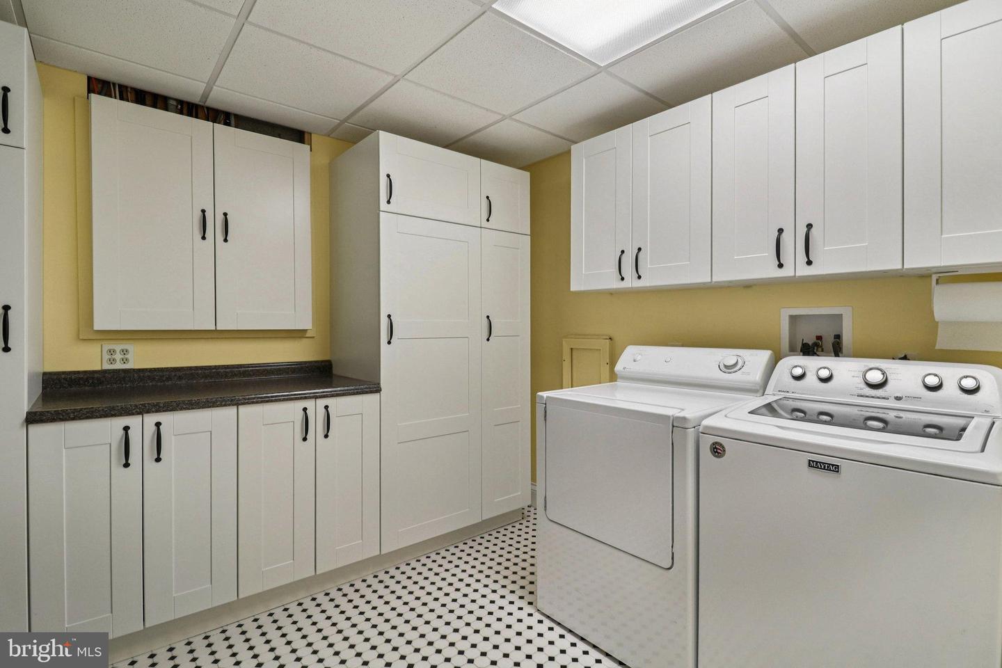 8023 LAKE DR, MANASSAS, Virginia 20111, 3 Bedrooms Bedrooms, 13 Rooms Rooms,3 BathroomsBathrooms,Residential,For sale,8023 LAKE DR,VAPW2101062 MLS # VAPW2101062