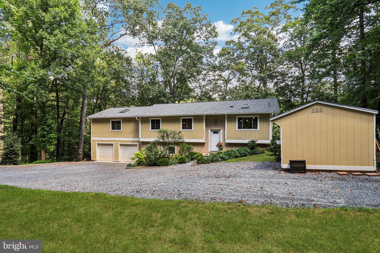 8023 LAKE DR, MANASSAS, Virginia 20111, 3 Bedrooms Bedrooms, 13 Rooms Rooms,3 BathroomsBathrooms,Residential,For sale,8023 LAKE DR,VAPW2101062 MLS # VAPW2101062