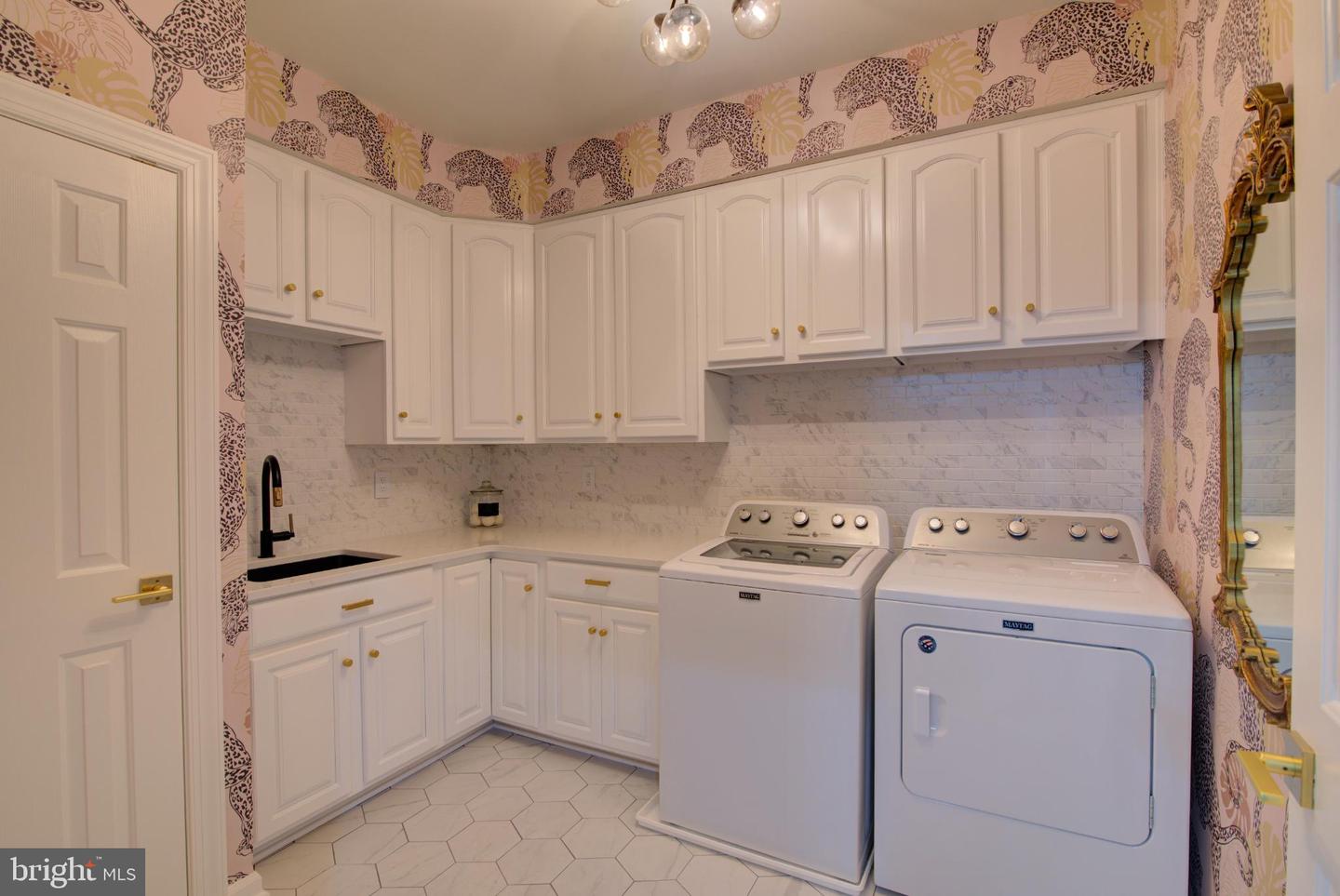 18295 BUCCANEER TER, LEESBURG, Virginia 20176, 4 Bedrooms Bedrooms, ,4 BathroomsBathrooms,Residential,For sale,18295 BUCCANEER TER,VALO2104184 MLS # VALO2104184