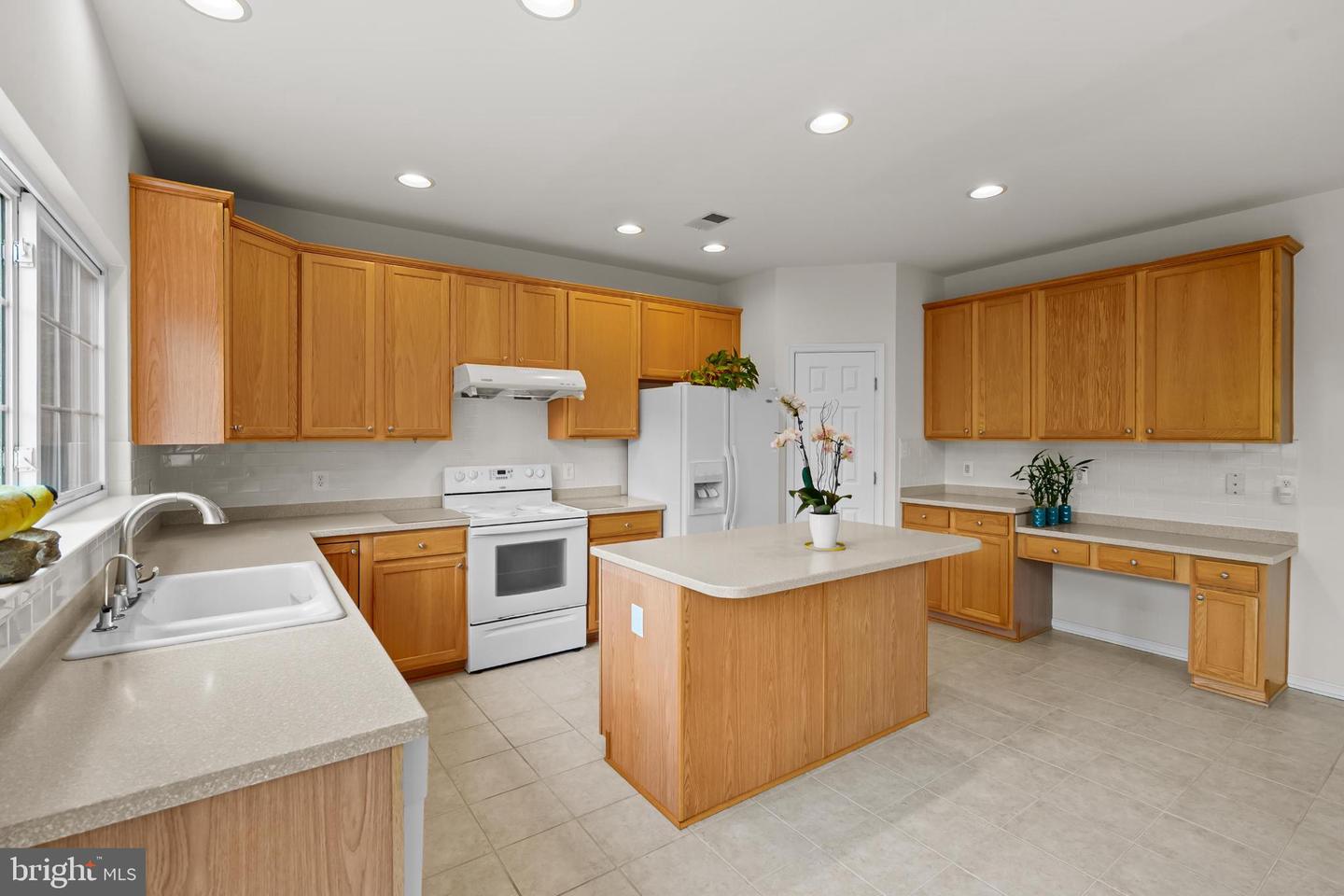 929 TOWERING OAK CT, PURCELLVILLE, Virginia 20132, 4 Bedrooms Bedrooms, 17 Rooms Rooms,2 BathroomsBathrooms,Residential,For sale,929 TOWERING OAK CT,VALO2104192 MLS # VALO2104192