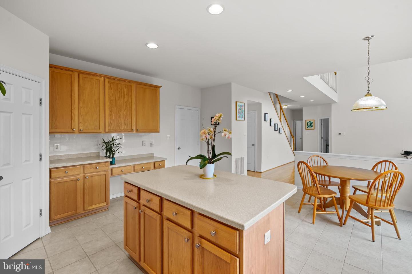 929 TOWERING OAK CT, PURCELLVILLE, Virginia 20132, 4 Bedrooms Bedrooms, 17 Rooms Rooms,2 BathroomsBathrooms,Residential,For sale,929 TOWERING OAK CT,VALO2104192 MLS # VALO2104192
