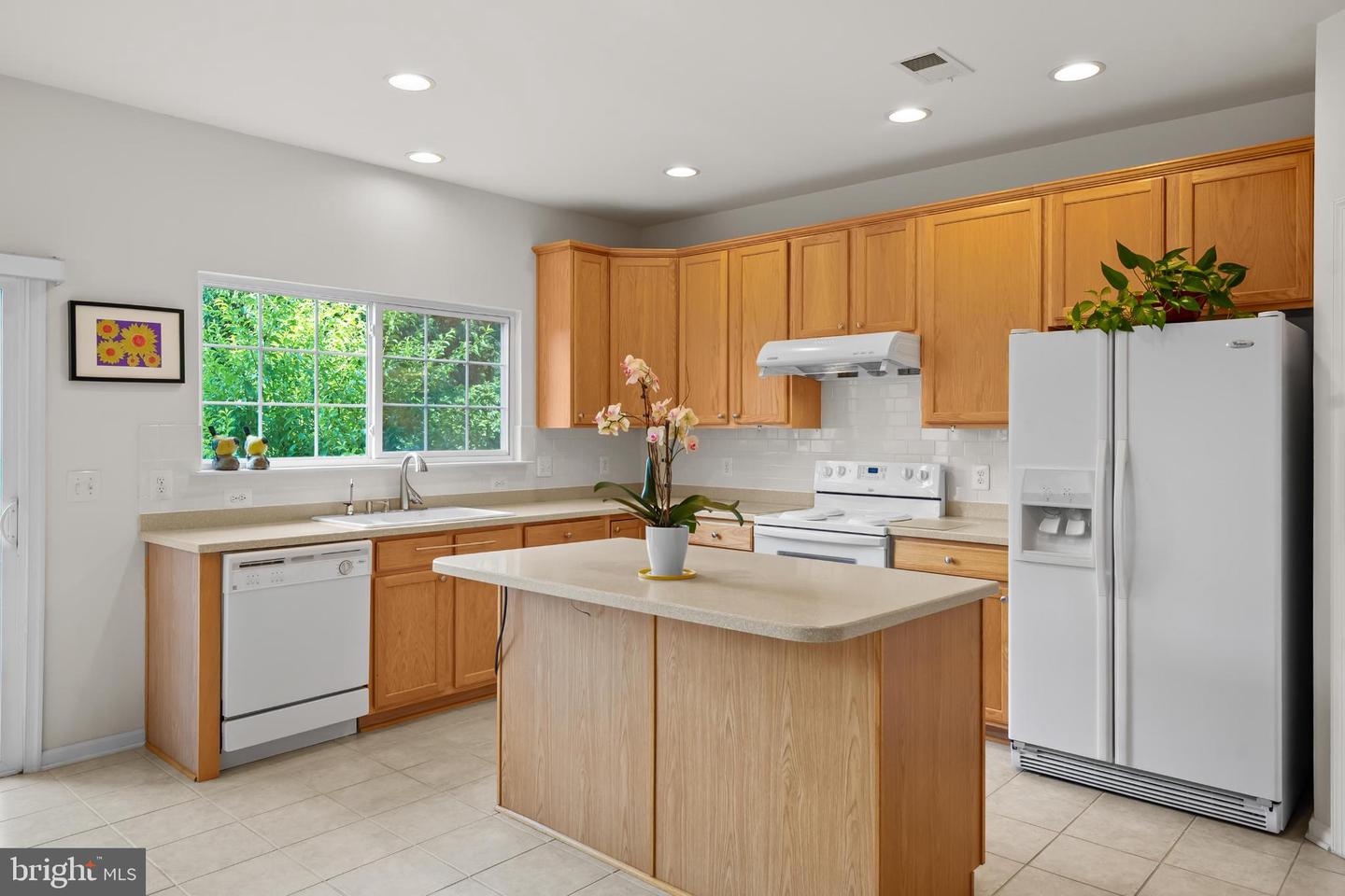 929 TOWERING OAK CT, PURCELLVILLE, Virginia 20132, 4 Bedrooms Bedrooms, 17 Rooms Rooms,2 BathroomsBathrooms,Residential,For sale,929 TOWERING OAK CT,VALO2104192 MLS # VALO2104192