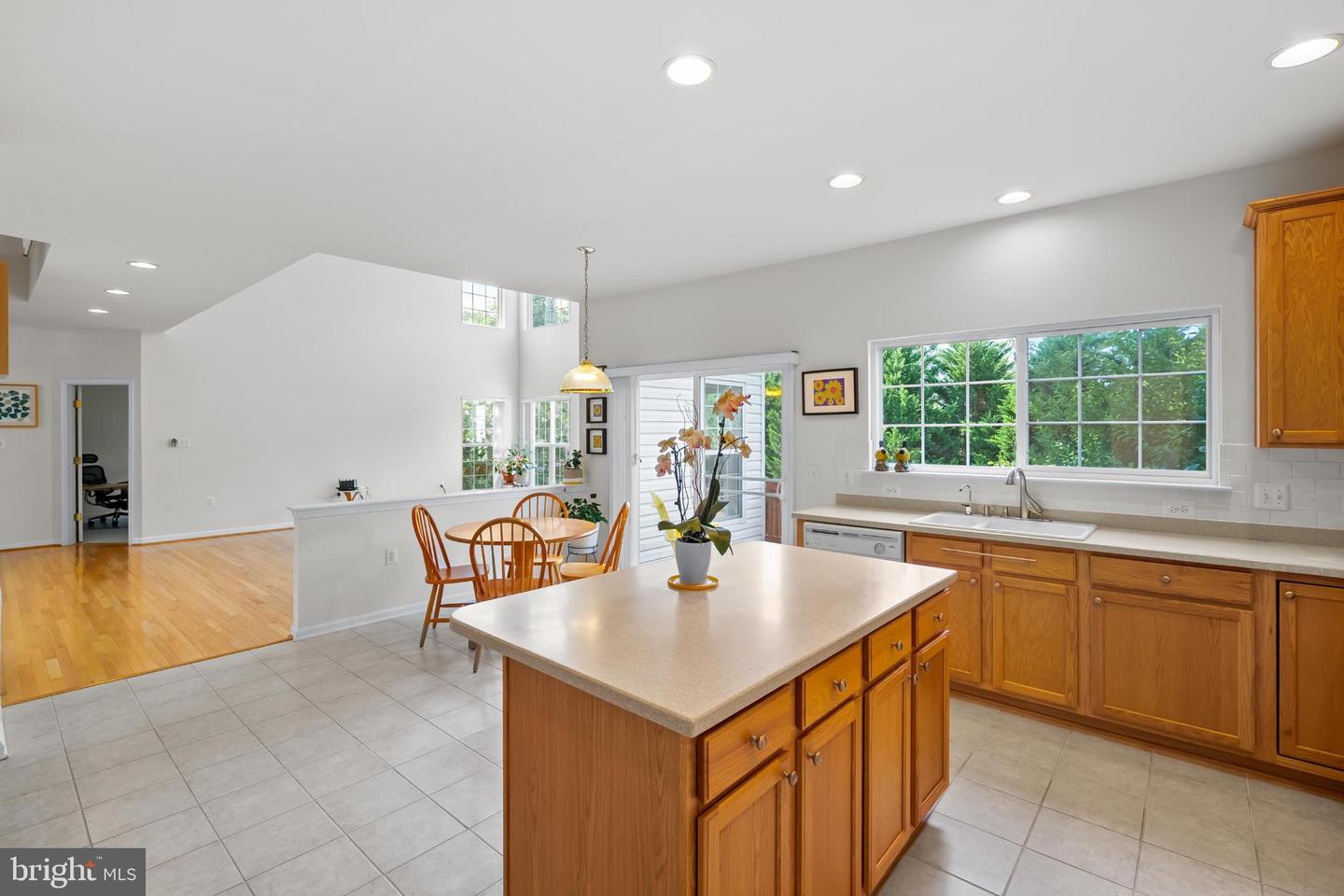 929 TOWERING OAK CT, PURCELLVILLE, Virginia 20132, 4 Bedrooms Bedrooms, 17 Rooms Rooms,2 BathroomsBathrooms,Residential,For sale,929 TOWERING OAK CT,VALO2104192 MLS # VALO2104192