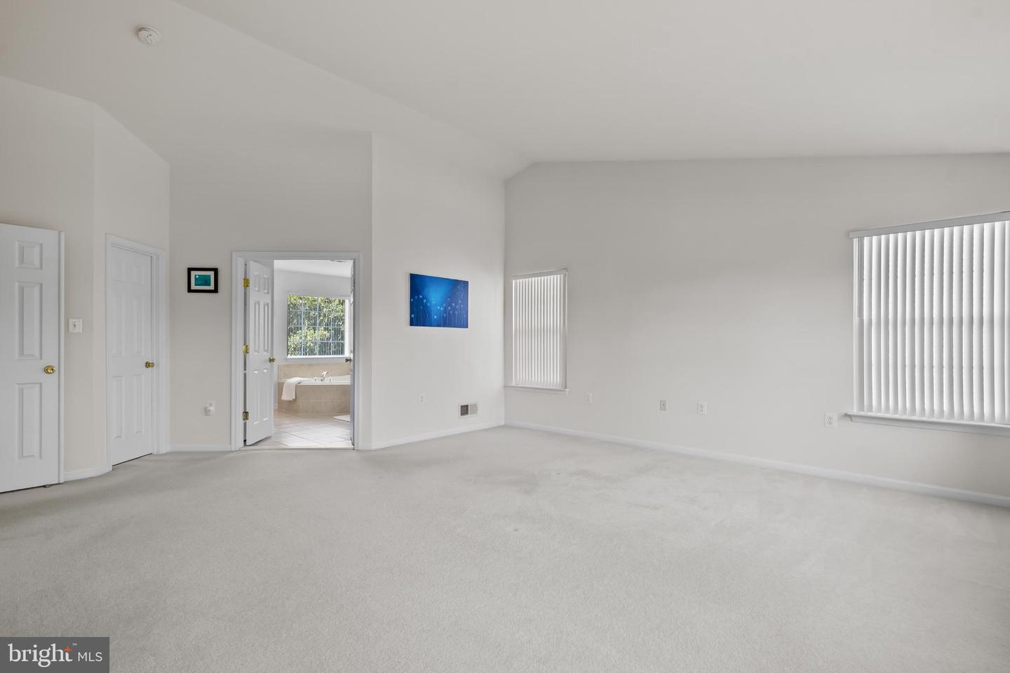 929 TOWERING OAK CT, PURCELLVILLE, Virginia 20132, 4 Bedrooms Bedrooms, 17 Rooms Rooms,2 BathroomsBathrooms,Residential,For sale,929 TOWERING OAK CT,VALO2104192 MLS # VALO2104192