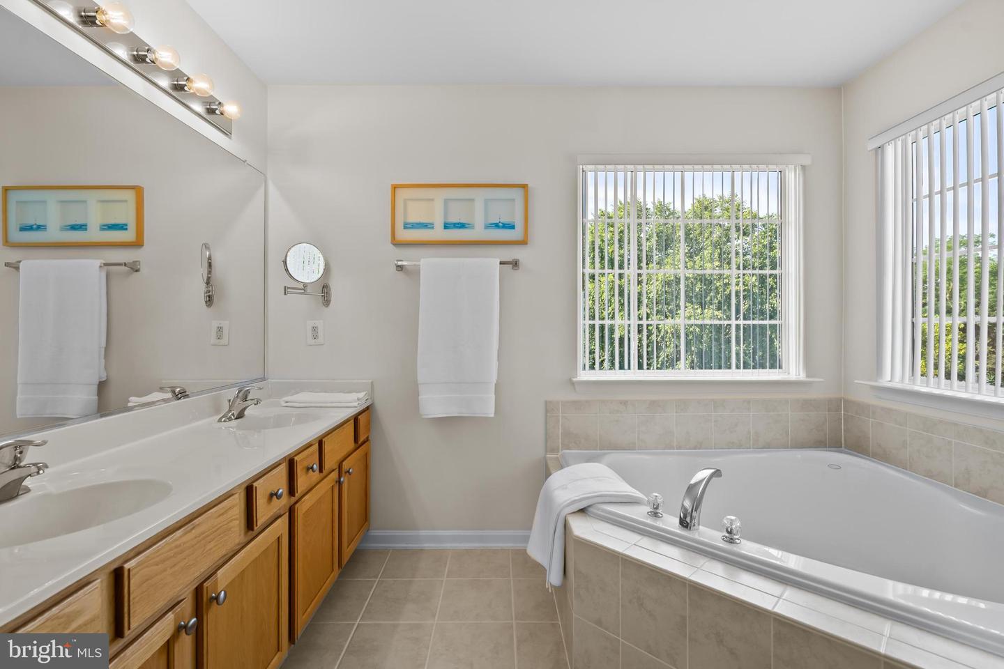 929 TOWERING OAK CT, PURCELLVILLE, Virginia 20132, 4 Bedrooms Bedrooms, 17 Rooms Rooms,2 BathroomsBathrooms,Residential,For sale,929 TOWERING OAK CT,VALO2104192 MLS # VALO2104192