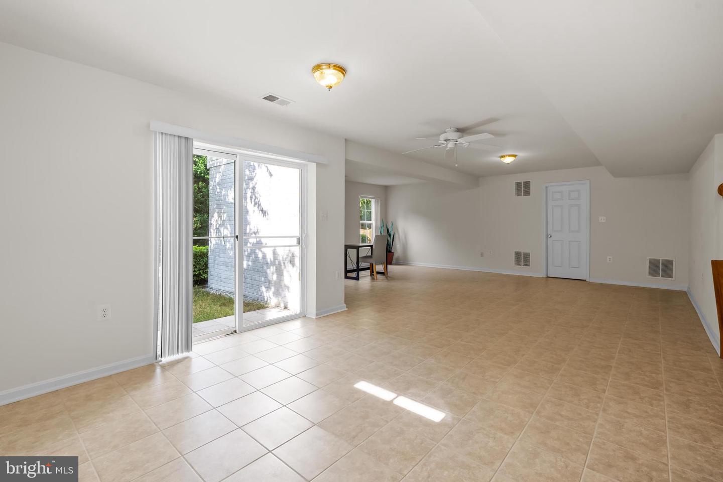 929 TOWERING OAK CT, PURCELLVILLE, Virginia 20132, 4 Bedrooms Bedrooms, 17 Rooms Rooms,2 BathroomsBathrooms,Residential,For sale,929 TOWERING OAK CT,VALO2104192 MLS # VALO2104192