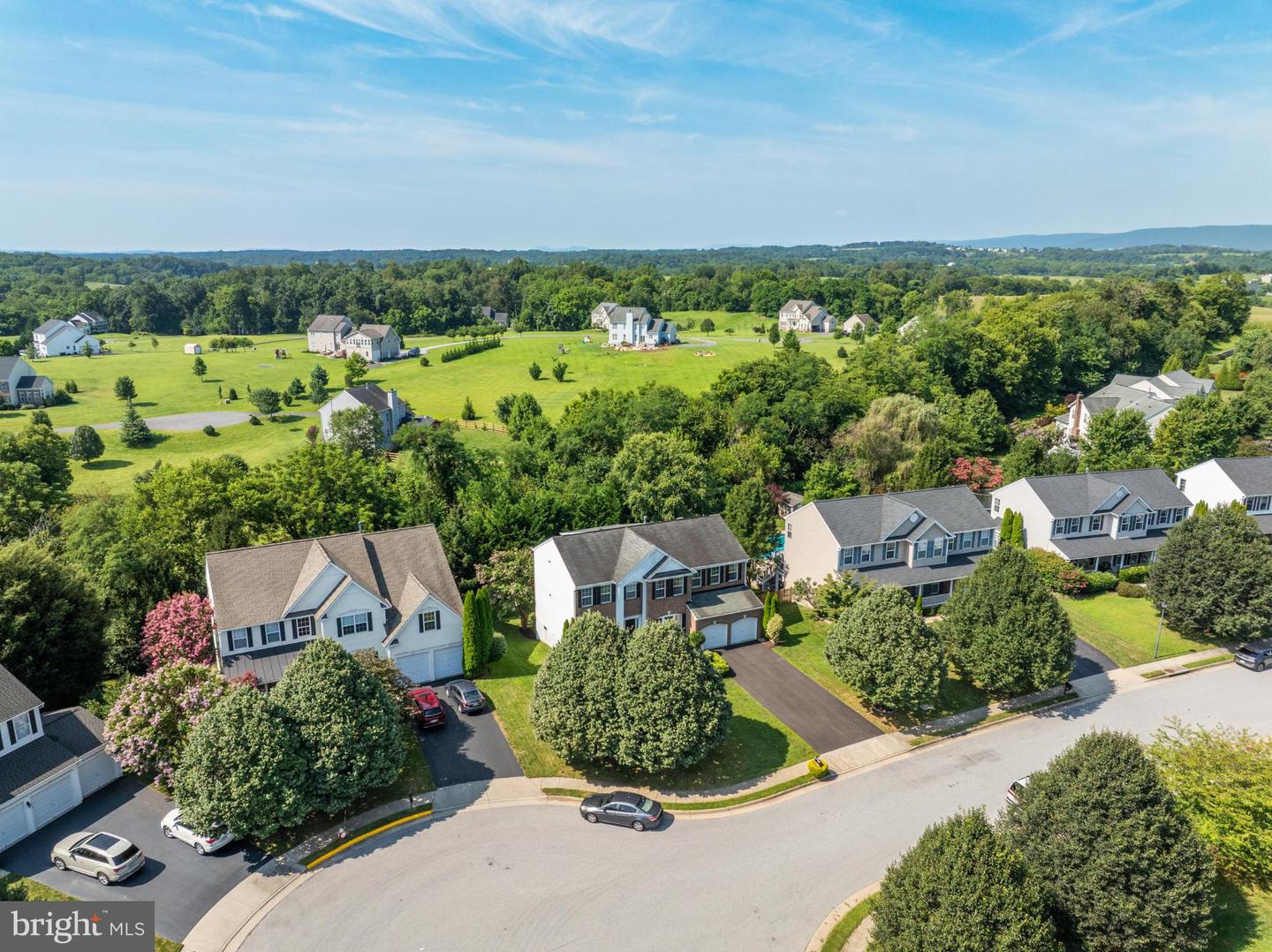 929 TOWERING OAK CT, PURCELLVILLE, Virginia 20132, 4 Bedrooms Bedrooms, 17 Rooms Rooms,2 BathroomsBathrooms,Residential,For sale,929 TOWERING OAK CT,VALO2104192 MLS # VALO2104192