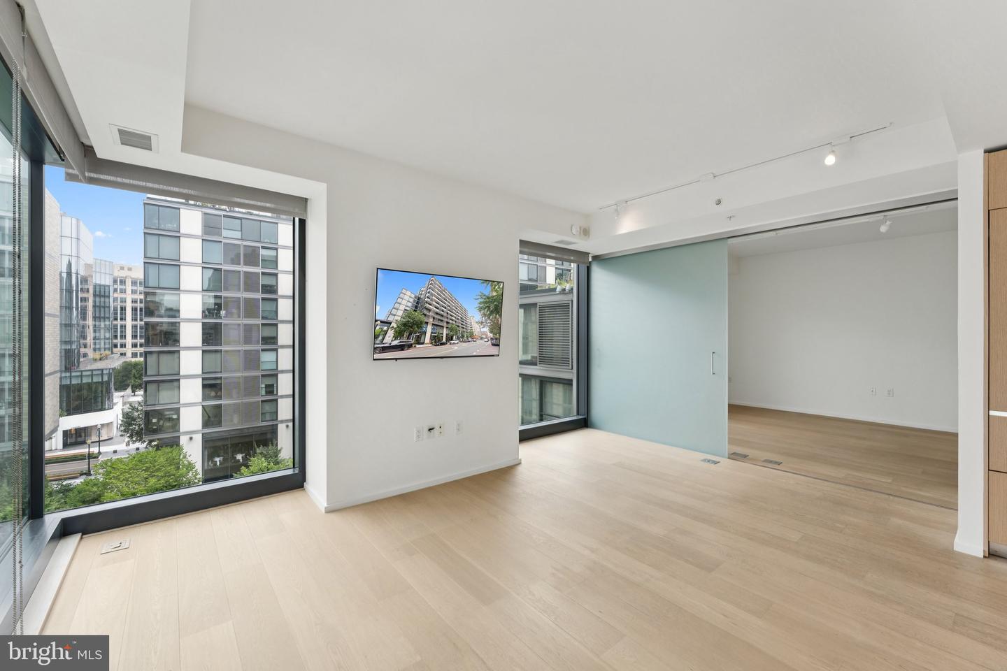 925 H ST NW #701, WASHINGTON, District Of Columbia 20001, 1 Bedroom Bedrooms, ,1 BathroomBathrooms,Residential,For sale,925 H ST NW #701,DCDC2214368 MLS # DCDC2214368