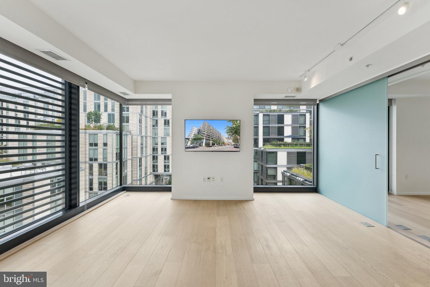 925 H ST NW #701, WASHINGTON, District Of Columbia 20001, 1 Bedroom Bedrooms, ,1 BathroomBathrooms,Residential,For sale,925 H ST NW #701,DCDC2214368 MLS # DCDC2214368