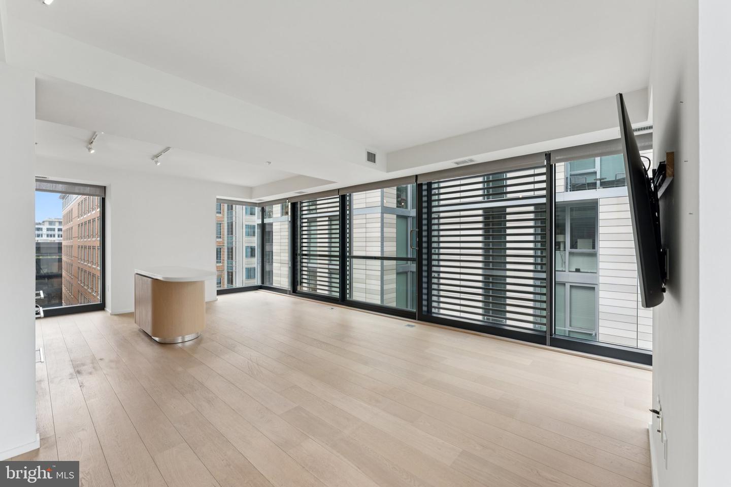 925 H ST NW #701, WASHINGTON, District Of Columbia 20001, 1 Bedroom Bedrooms, ,1 BathroomBathrooms,Residential,For sale,925 H ST NW #701,DCDC2214368 MLS # DCDC2214368