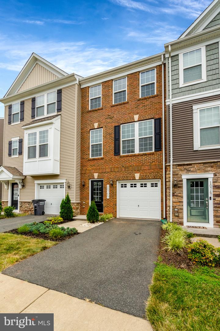 10745 CALEDONIA MEADOWS DR, MANASSAS, Virginia 20112, 3 Bedrooms Bedrooms, 11 Rooms Rooms,3 BathroomsBathrooms,Residential,For sale,10745 CALEDONIA MEADOWS DR,VAPW2101132 MLS # VAPW2101132
