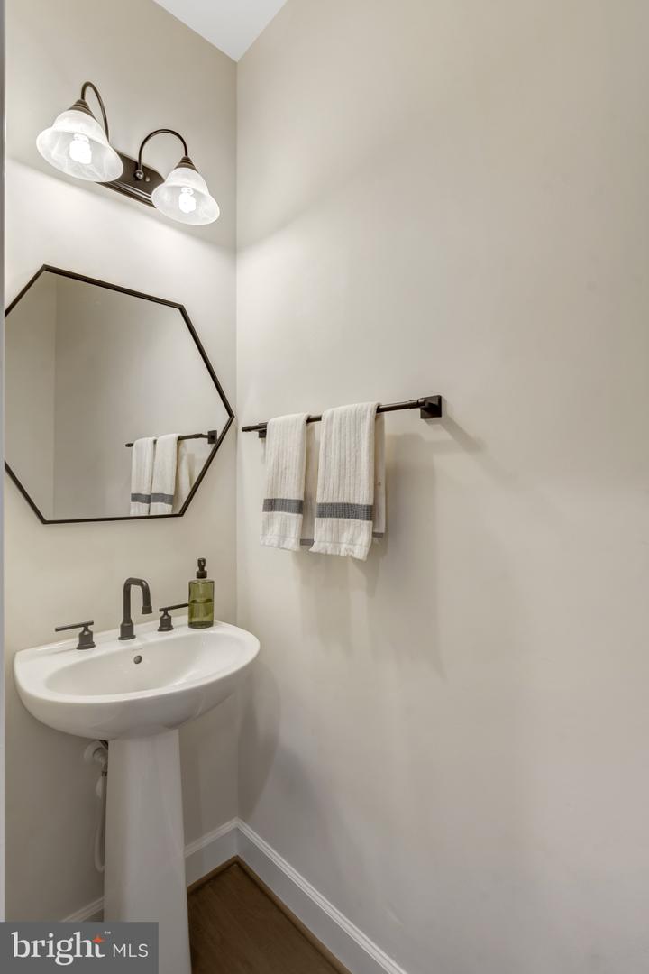 10745 CALEDONIA MEADOWS DR, MANASSAS, Virginia 20112, 3 Bedrooms Bedrooms, 11 Rooms Rooms,3 BathroomsBathrooms,Residential,For sale,10745 CALEDONIA MEADOWS DR,VAPW2101132 MLS # VAPW2101132