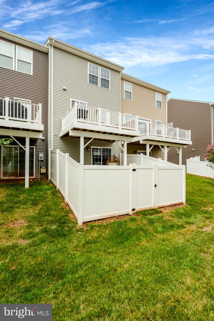 10745 CALEDONIA MEADOWS DR, MANASSAS, Virginia 20112, 3 Bedrooms Bedrooms, 11 Rooms Rooms,3 BathroomsBathrooms,Residential,For sale,10745 CALEDONIA MEADOWS DR,VAPW2101132 MLS # VAPW2101132
