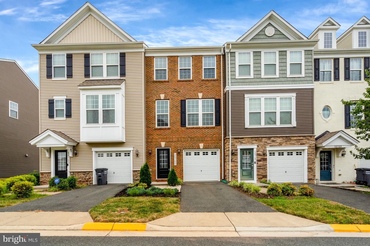 10745 CALEDONIA MEADOWS DR, MANASSAS, Virginia 20112, 3 Bedrooms Bedrooms, 11 Rooms Rooms,3 BathroomsBathrooms,Residential,For sale,10745 CALEDONIA MEADOWS DR,VAPW2101132 MLS # VAPW2101132