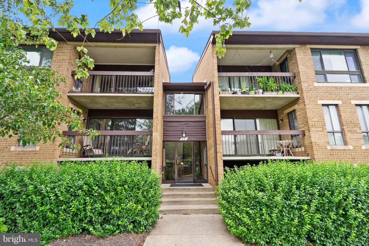551 FLORIDA AVE #T3, HERNDON, Virginia 20170, 2 Bedrooms Bedrooms, ,2 BathroomsBathrooms,Residential,For sale,551 FLORIDA AVE #T3,VAFX2260506 MLS # VAFX2260506