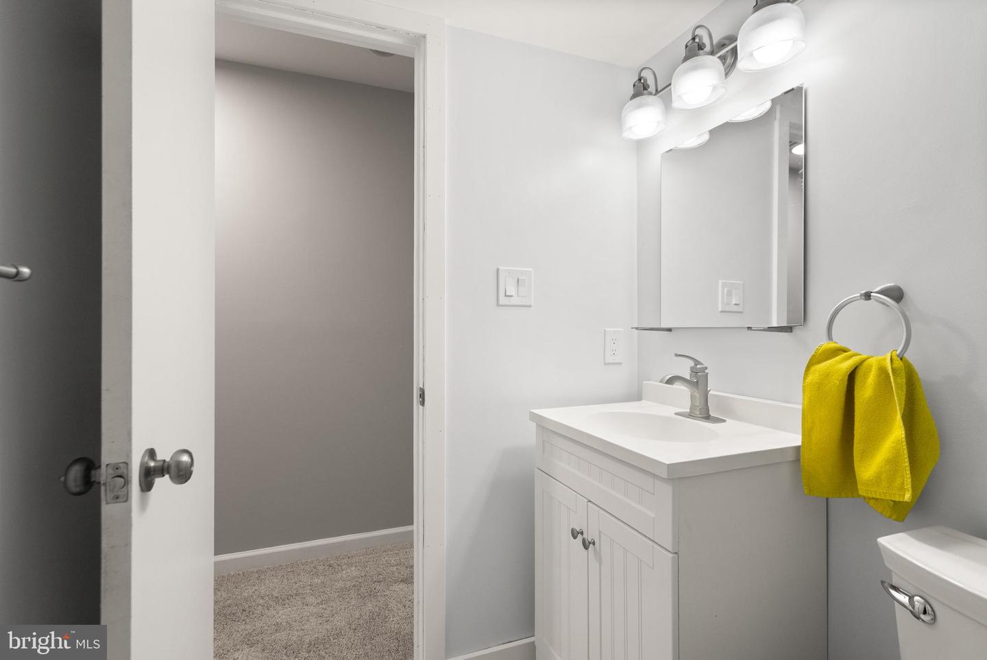 551 FLORIDA AVE #T3, HERNDON, Virginia 20170, 2 Bedrooms Bedrooms, ,2 BathroomsBathrooms,Residential,For sale,551 FLORIDA AVE #T3,VAFX2260506 MLS # VAFX2260506