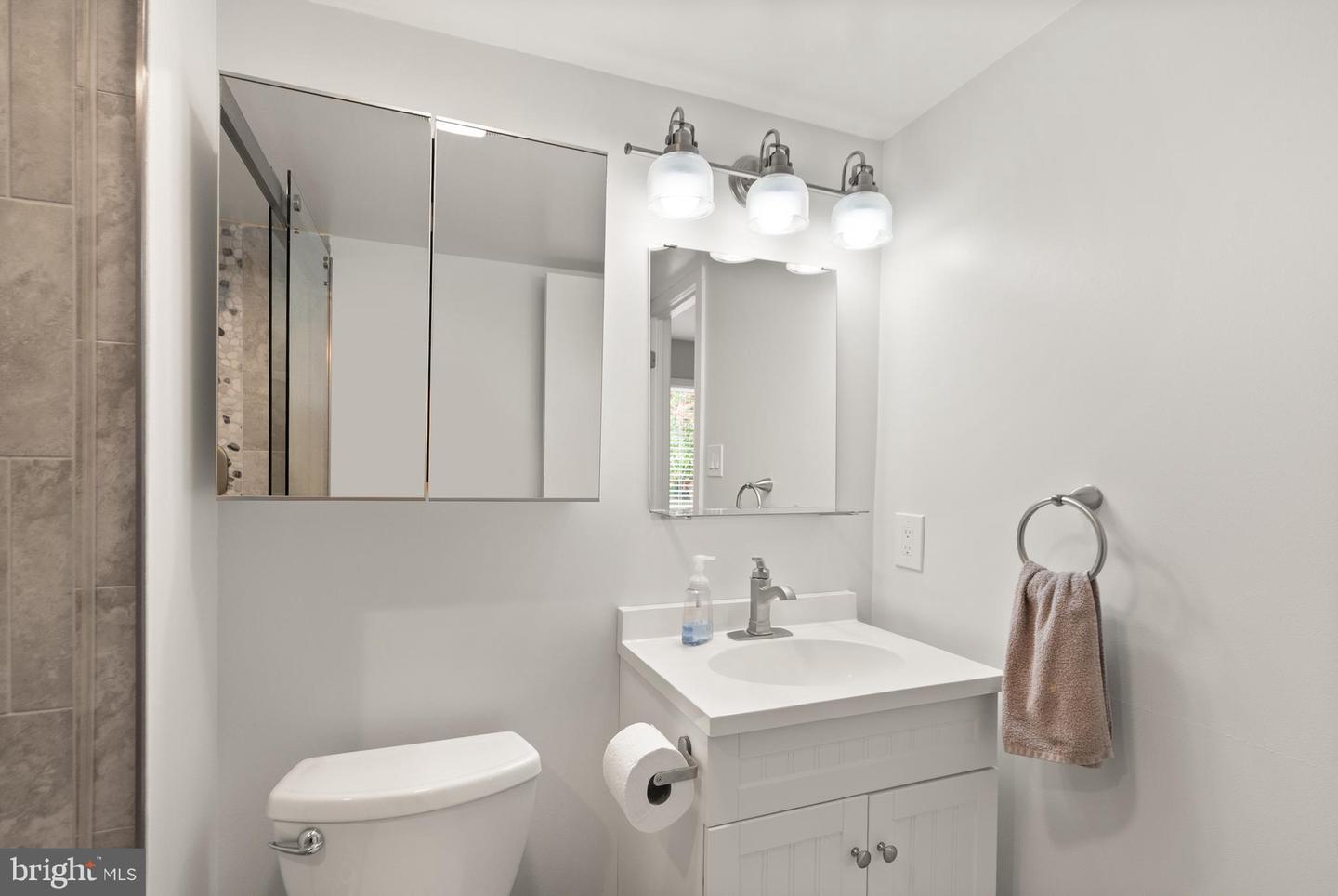 551 FLORIDA AVE #T3, HERNDON, Virginia 20170, 2 Bedrooms Bedrooms, ,2 BathroomsBathrooms,Residential,For sale,551 FLORIDA AVE #T3,VAFX2260506 MLS # VAFX2260506