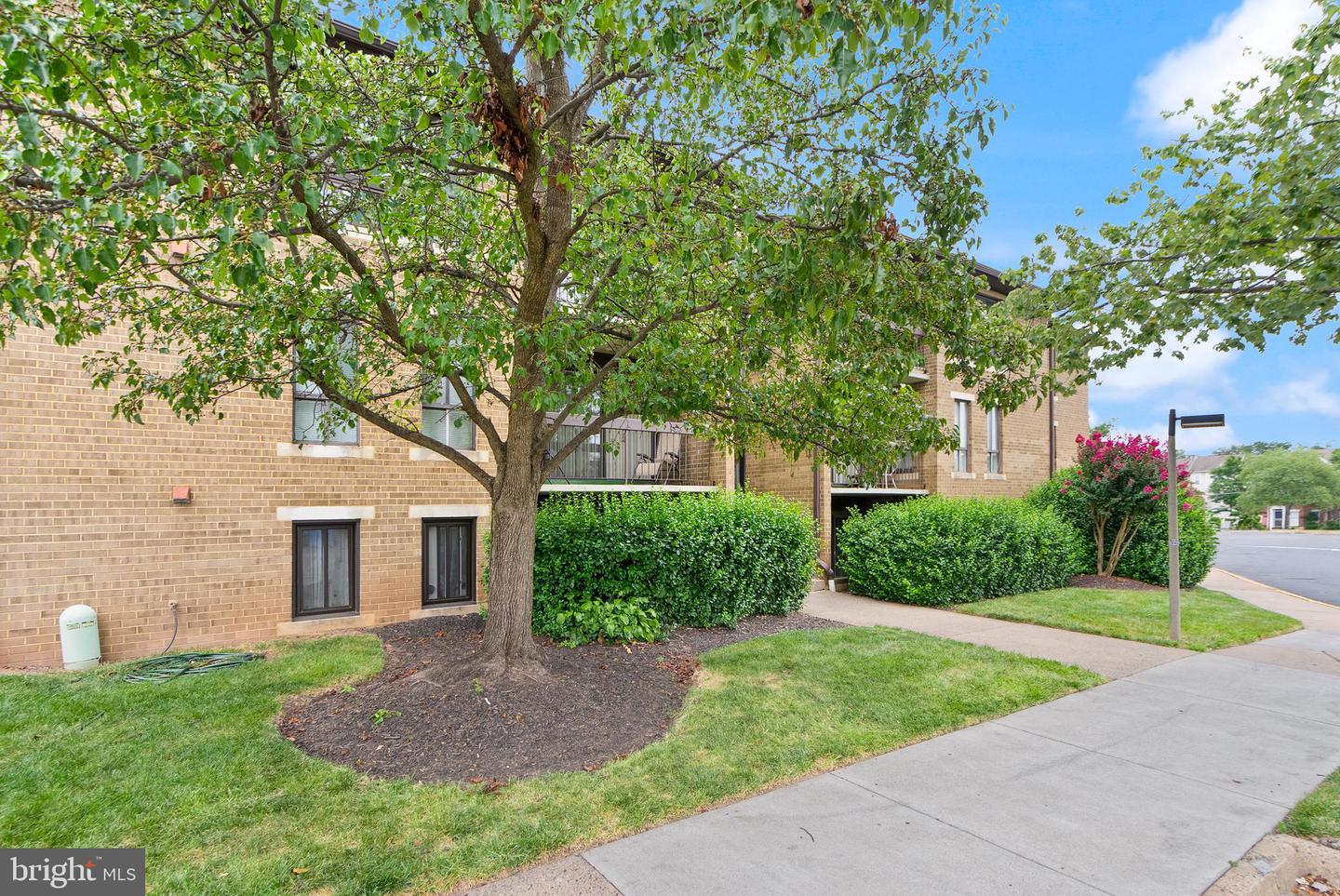 551 FLORIDA AVE #T3, HERNDON, Virginia 20170, 2 Bedrooms Bedrooms, ,2 BathroomsBathrooms,Residential,For sale,551 FLORIDA AVE #T3,VAFX2260506 MLS # VAFX2260506