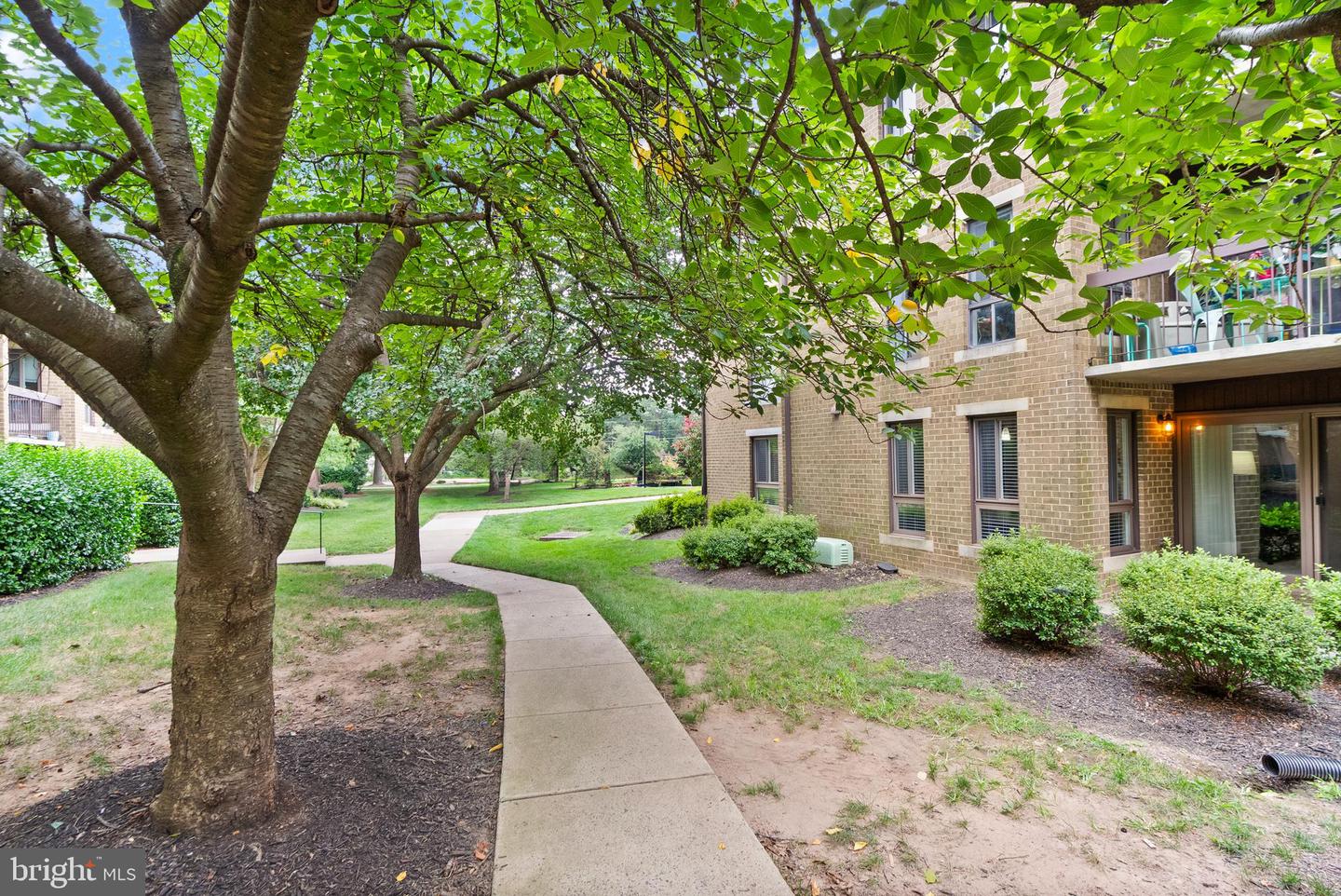 551 FLORIDA AVE #T3, HERNDON, Virginia 20170, 2 Bedrooms Bedrooms, ,2 BathroomsBathrooms,Residential,For sale,551 FLORIDA AVE #T3,VAFX2260506 MLS # VAFX2260506