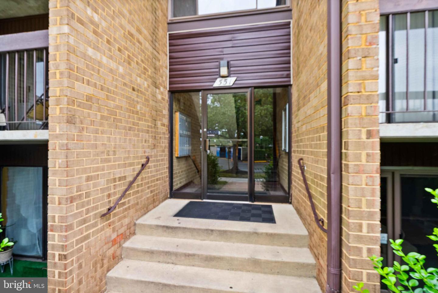 551 FLORIDA AVE #T3, HERNDON, Virginia 20170, 2 Bedrooms Bedrooms, ,2 BathroomsBathrooms,Residential,For sale,551 FLORIDA AVE #T3,VAFX2260506 MLS # VAFX2260506