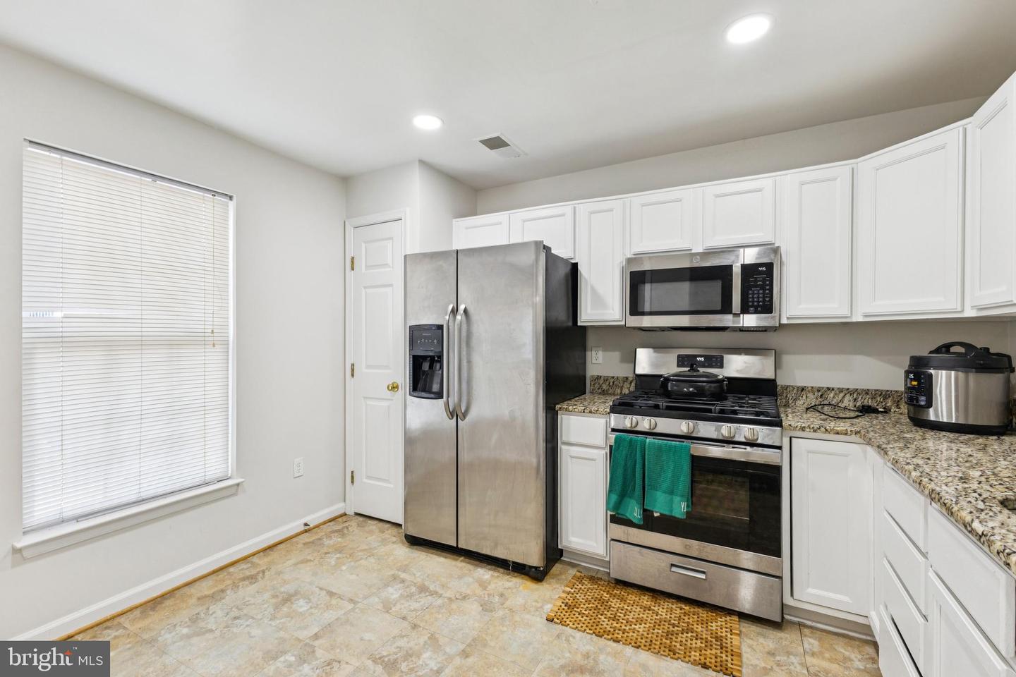7515-E SNOWPEA CT #161, ALEXANDRIA, Virginia 22306, 2 Bedrooms Bedrooms, ,2 BathroomsBathrooms,Residential,For sale,7515-E SNOWPEA CT #161,VAFX2260676 MLS # VAFX2260676
