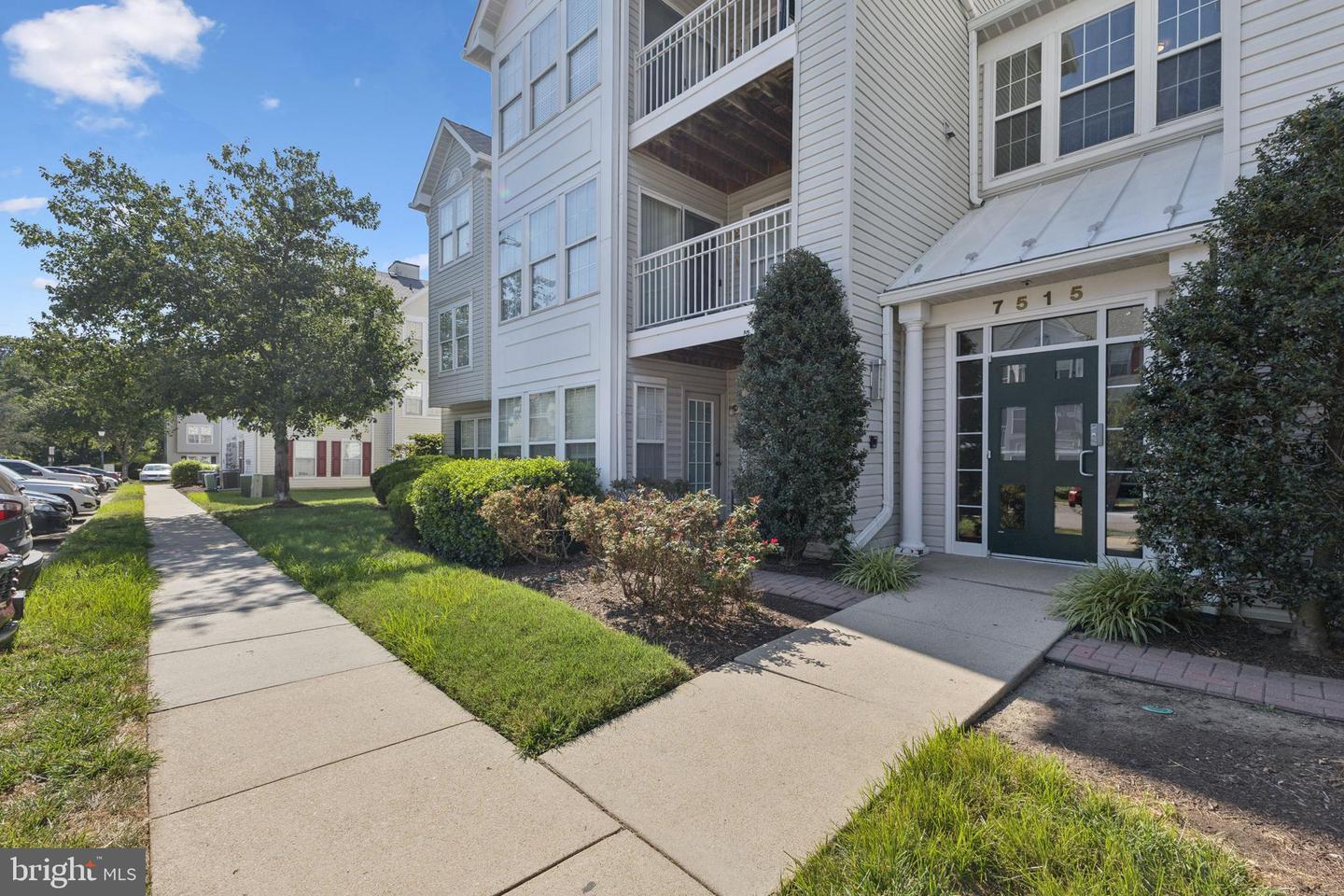 7515-E SNOWPEA CT #161, ALEXANDRIA, Virginia 22306, 2 Bedrooms Bedrooms, ,2 BathroomsBathrooms,Residential,For sale,7515-E SNOWPEA CT #161,VAFX2260676 MLS # VAFX2260676