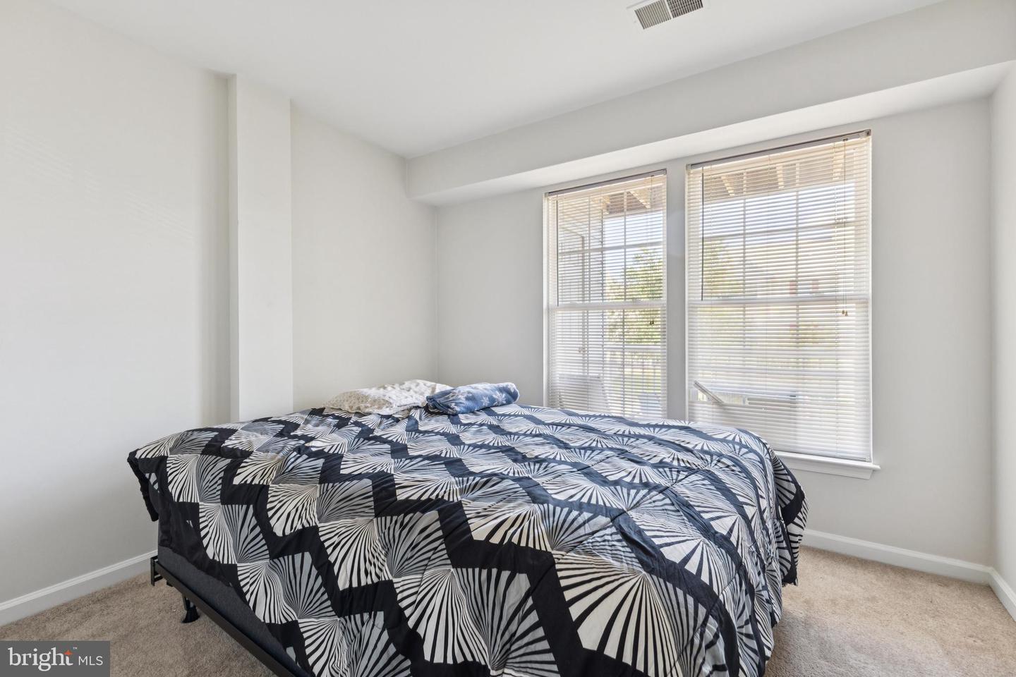 7515-E SNOWPEA CT #161, ALEXANDRIA, Virginia 22306, 2 Bedrooms Bedrooms, ,2 BathroomsBathrooms,Residential,For sale,7515-E SNOWPEA CT #161,VAFX2260676 MLS # VAFX2260676