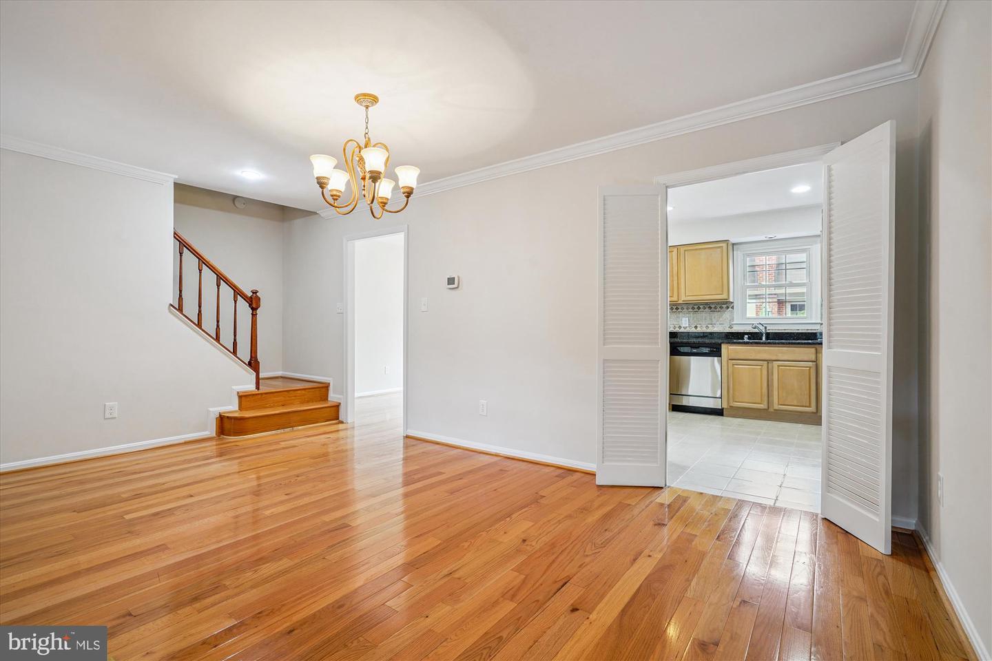 10148 VILLAGE KNOLLS CT, OAKTON, Virginia 22124, 4 Bedrooms Bedrooms, ,3 BathroomsBathrooms,Residential,For sale,10148 VILLAGE KNOLLS CT,VAFX2260906 MLS # VAFX2260906