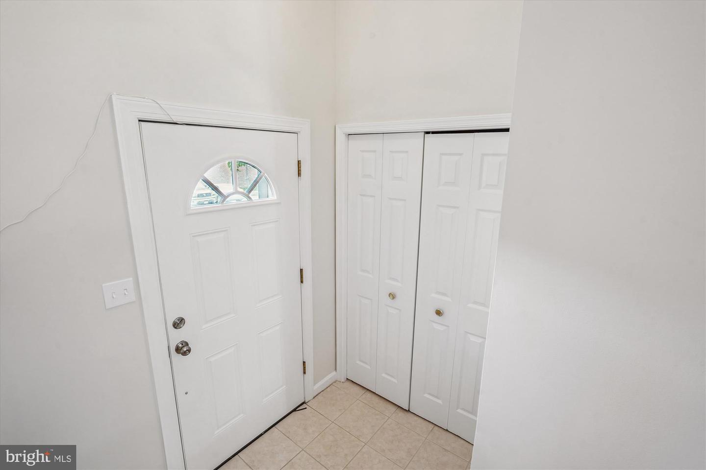 10148 VILLAGE KNOLLS CT, OAKTON, Virginia 22124, 4 Bedrooms Bedrooms, ,3 BathroomsBathrooms,Residential,For sale,10148 VILLAGE KNOLLS CT,VAFX2260906 MLS # VAFX2260906