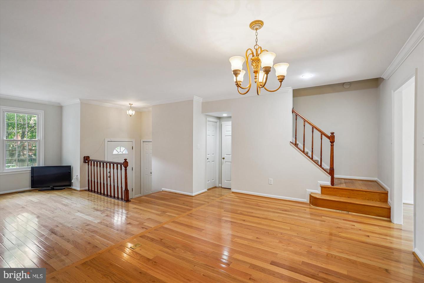 10148 VILLAGE KNOLLS CT, OAKTON, Virginia 22124, 4 Bedrooms Bedrooms, ,3 BathroomsBathrooms,Residential,For sale,10148 VILLAGE KNOLLS CT,VAFX2260906 MLS # VAFX2260906