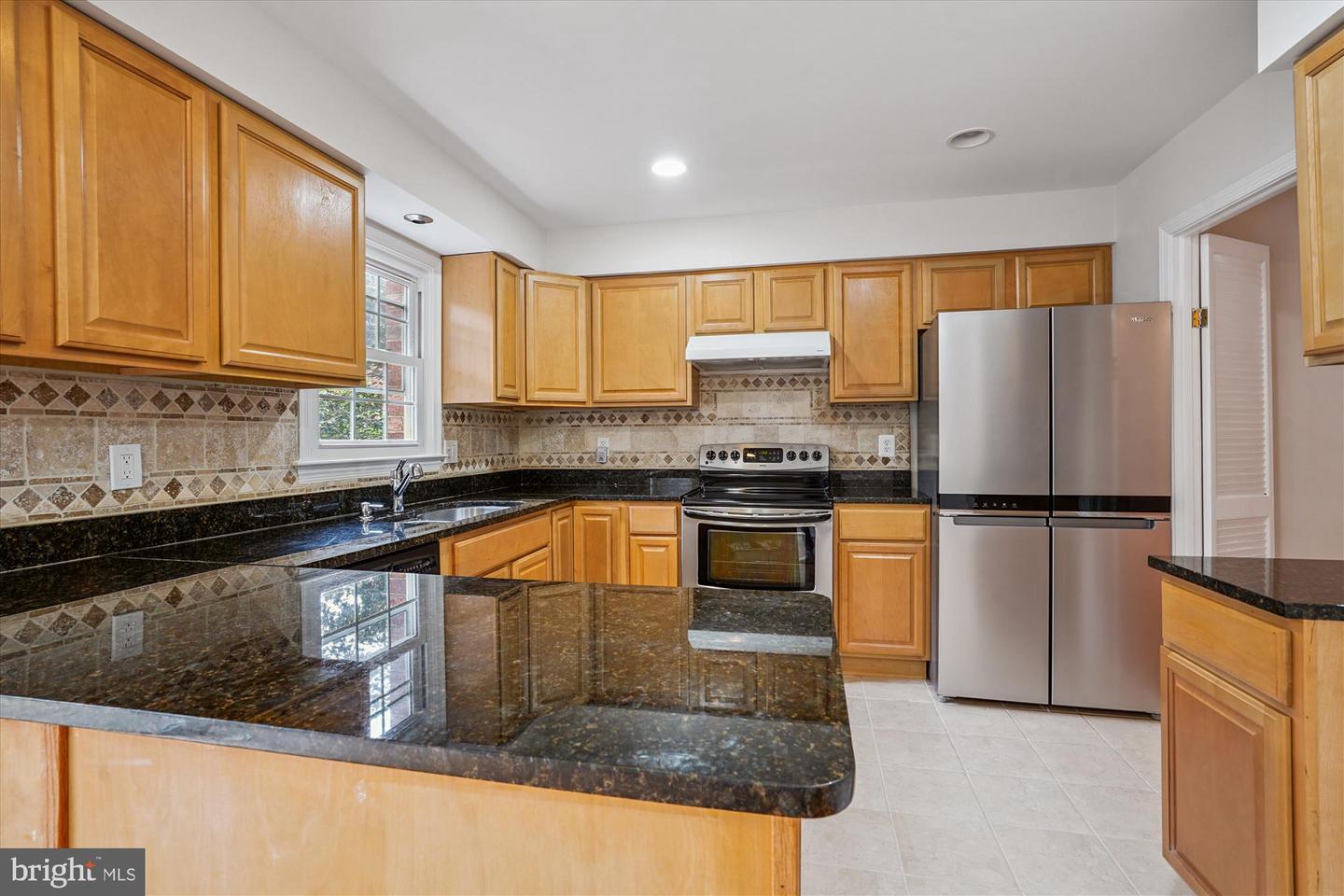 10148 VILLAGE KNOLLS CT, OAKTON, Virginia 22124, 4 Bedrooms Bedrooms, ,3 BathroomsBathrooms,Residential,For sale,10148 VILLAGE KNOLLS CT,VAFX2260906 MLS # VAFX2260906