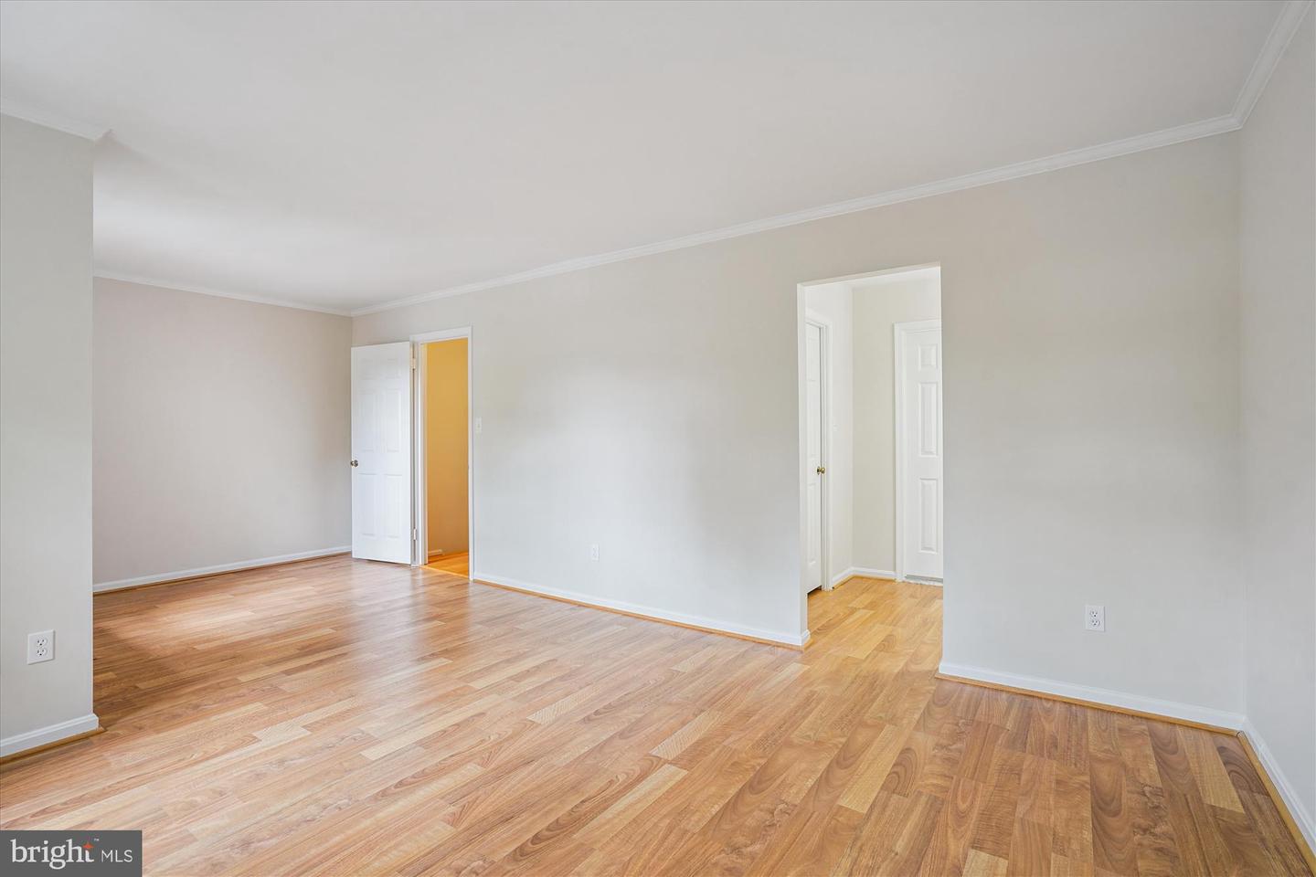 10148 VILLAGE KNOLLS CT, OAKTON, Virginia 22124, 4 Bedrooms Bedrooms, ,3 BathroomsBathrooms,Residential,For sale,10148 VILLAGE KNOLLS CT,VAFX2260906 MLS # VAFX2260906