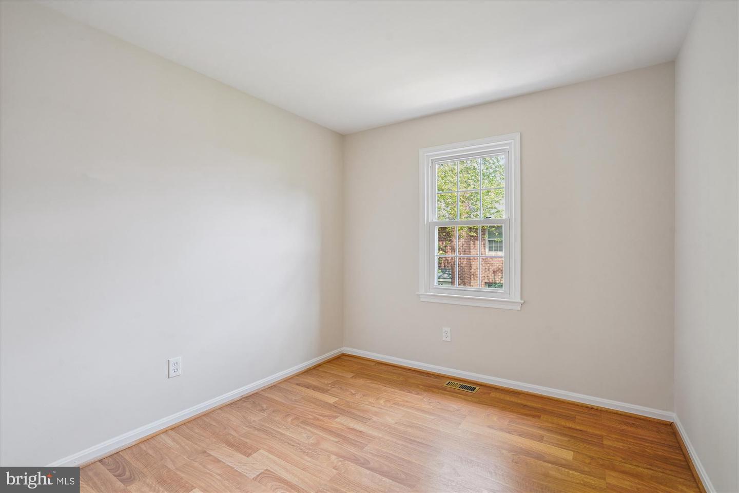 10148 VILLAGE KNOLLS CT, OAKTON, Virginia 22124, 4 Bedrooms Bedrooms, ,3 BathroomsBathrooms,Residential,For sale,10148 VILLAGE KNOLLS CT,VAFX2260906 MLS # VAFX2260906