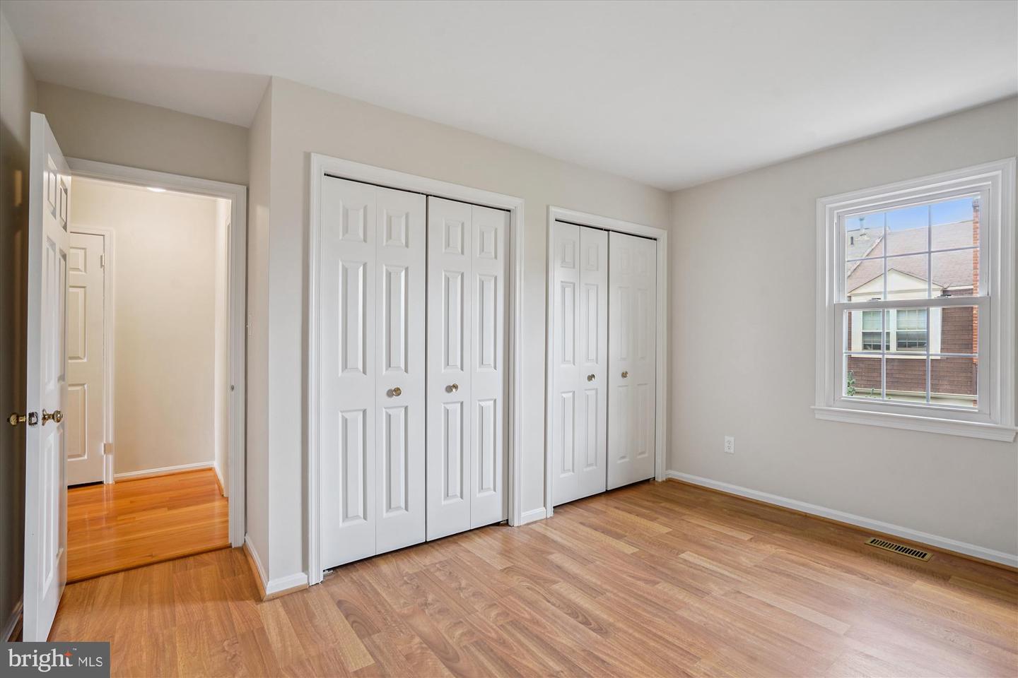 10148 VILLAGE KNOLLS CT, OAKTON, Virginia 22124, 4 Bedrooms Bedrooms, ,3 BathroomsBathrooms,Residential,For sale,10148 VILLAGE KNOLLS CT,VAFX2260906 MLS # VAFX2260906