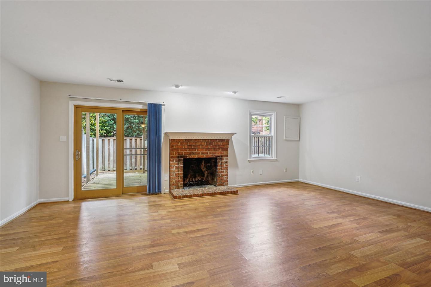 10148 VILLAGE KNOLLS CT, OAKTON, Virginia 22124, 4 Bedrooms Bedrooms, ,3 BathroomsBathrooms,Residential,For sale,10148 VILLAGE KNOLLS CT,VAFX2260906 MLS # VAFX2260906