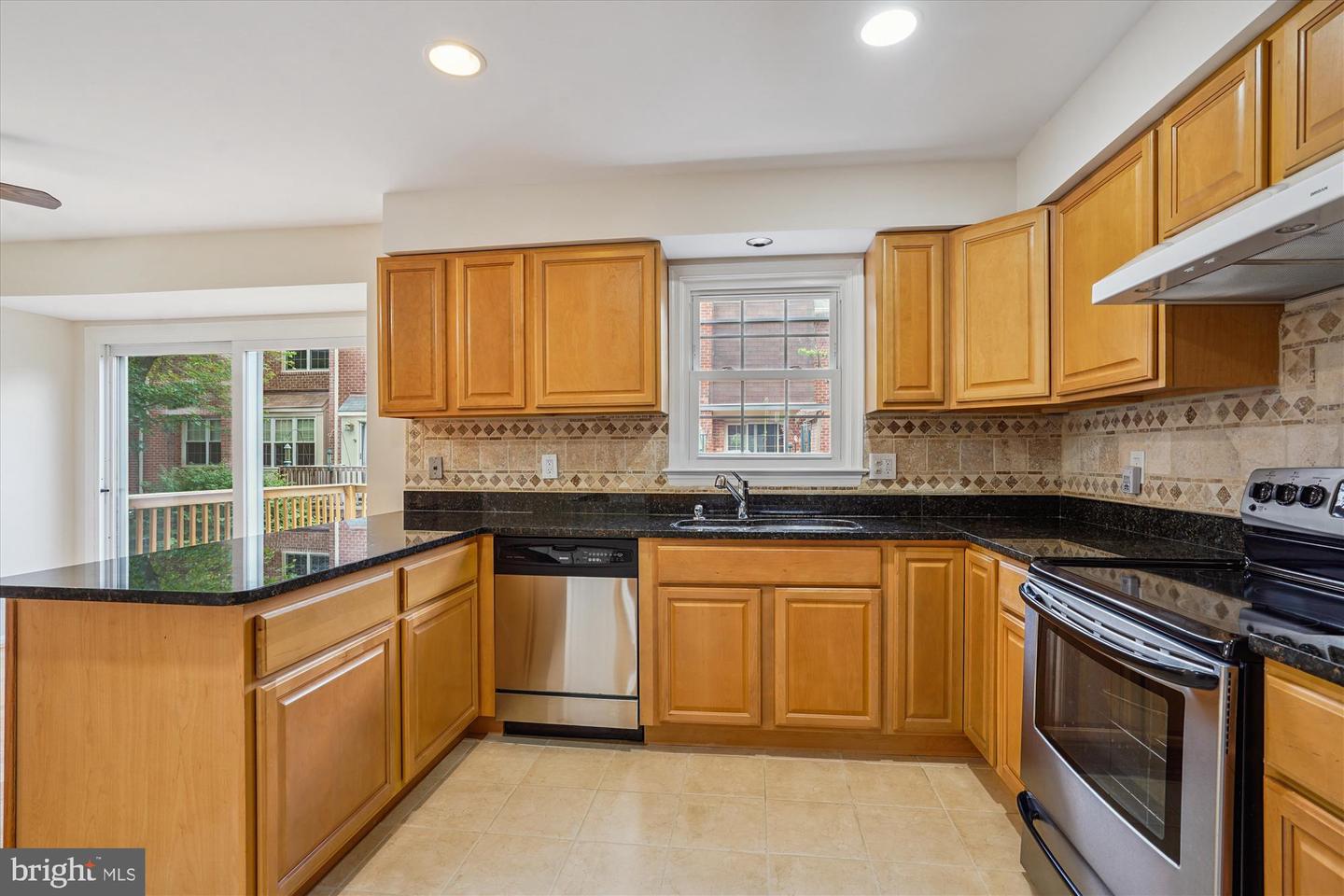 10148 VILLAGE KNOLLS CT, OAKTON, Virginia 22124, 4 Bedrooms Bedrooms, ,3 BathroomsBathrooms,Residential,For sale,10148 VILLAGE KNOLLS CT,VAFX2260906 MLS # VAFX2260906
