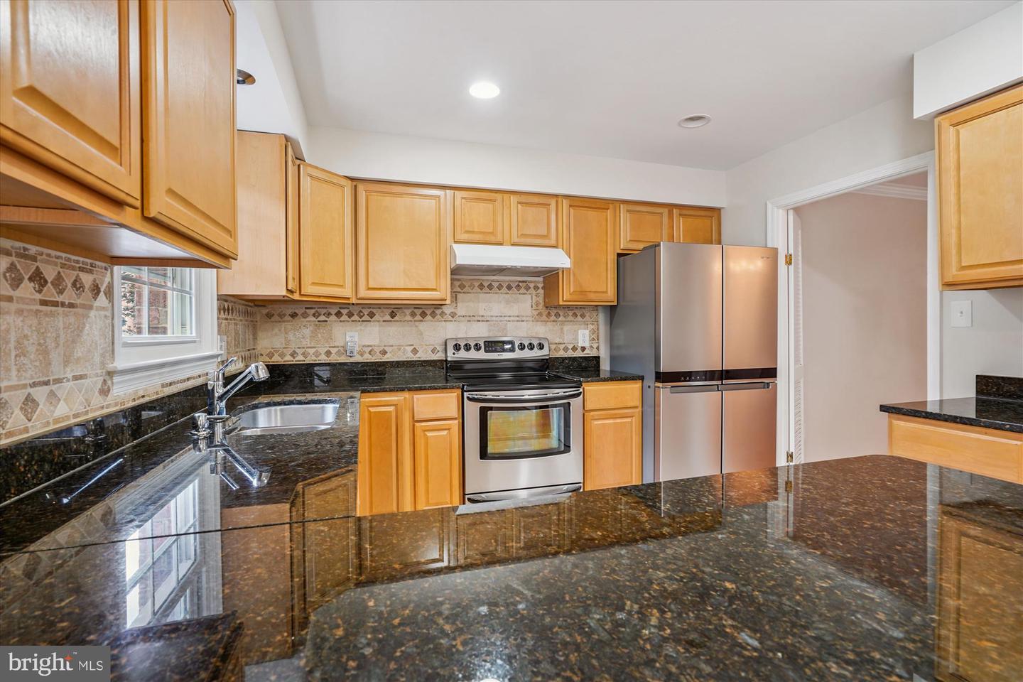 10148 VILLAGE KNOLLS CT, OAKTON, Virginia 22124, 4 Bedrooms Bedrooms, ,3 BathroomsBathrooms,Residential,For sale,10148 VILLAGE KNOLLS CT,VAFX2260906 MLS # VAFX2260906