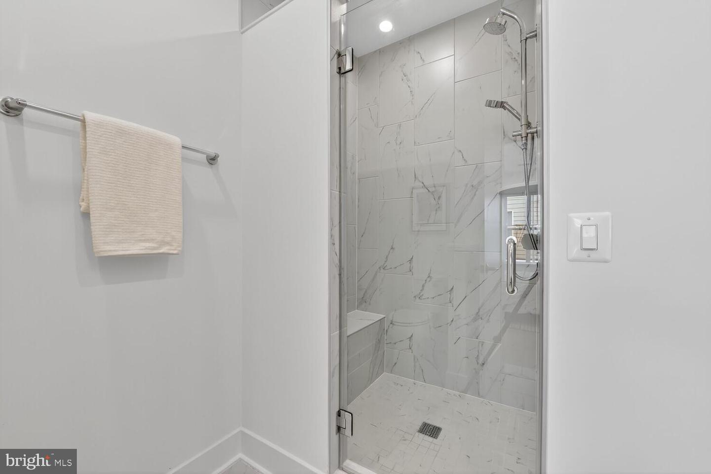 2009 TYSONS RIDGELINE RD, FALLS CHURCH, Virginia 22043, 3 Bedrooms Bedrooms, ,3 BathroomsBathrooms,Residential,For sale,2009 TYSONS RIDGELINE RD,VAFX2260914 MLS # VAFX2260914